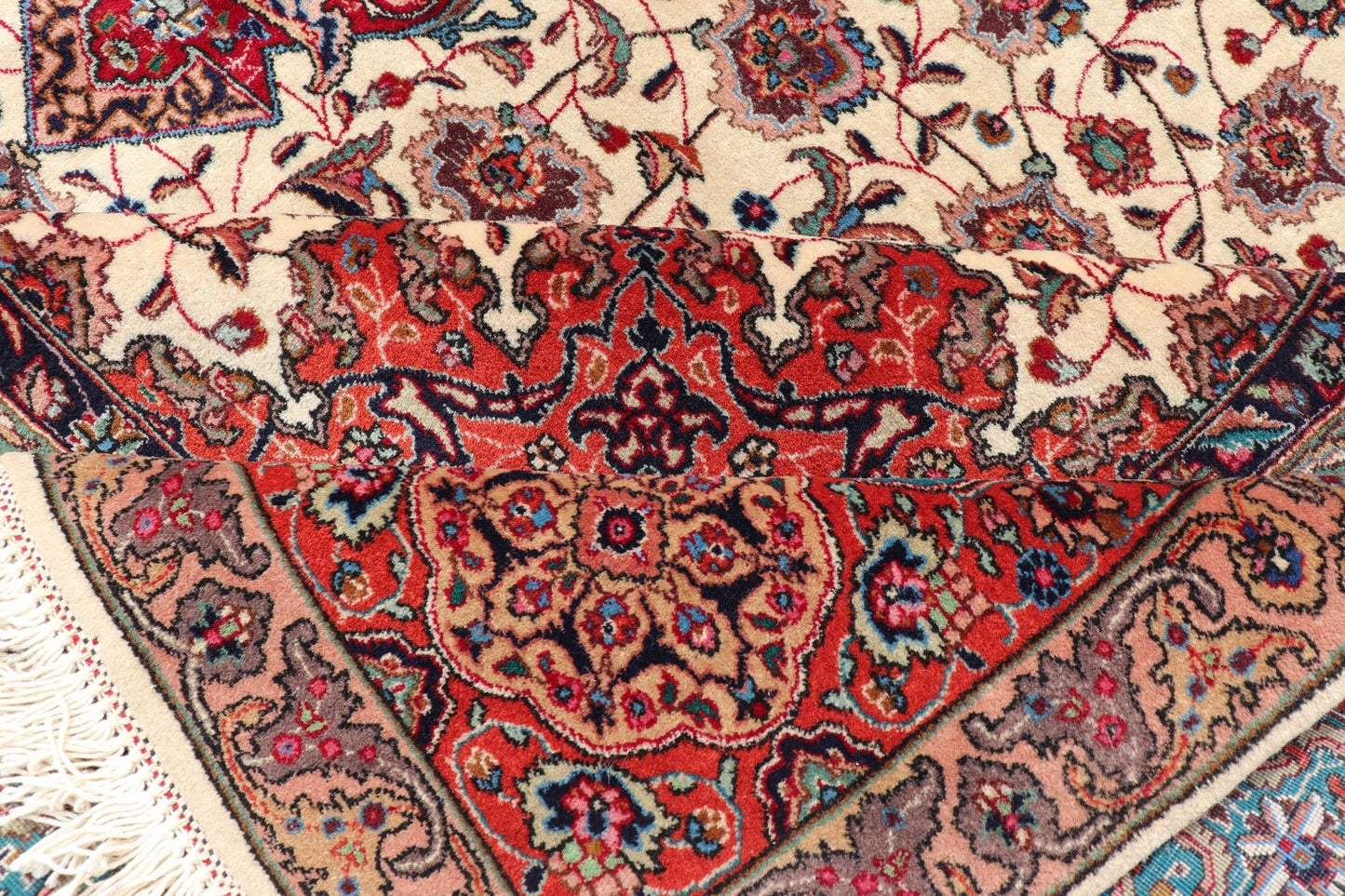Very Fine Persian Tabriz Large Vintage Rug With Ivory Background and Classic Medallion Design. Keivan Woven Arts - Ornate and refined vintage Persian Fine Tabriz rug with medallion design Colorful Tabriz vintage rug from Persia with elegant medalli... - Keivan Woven ArtsTRA - 6053 - 1162Rug