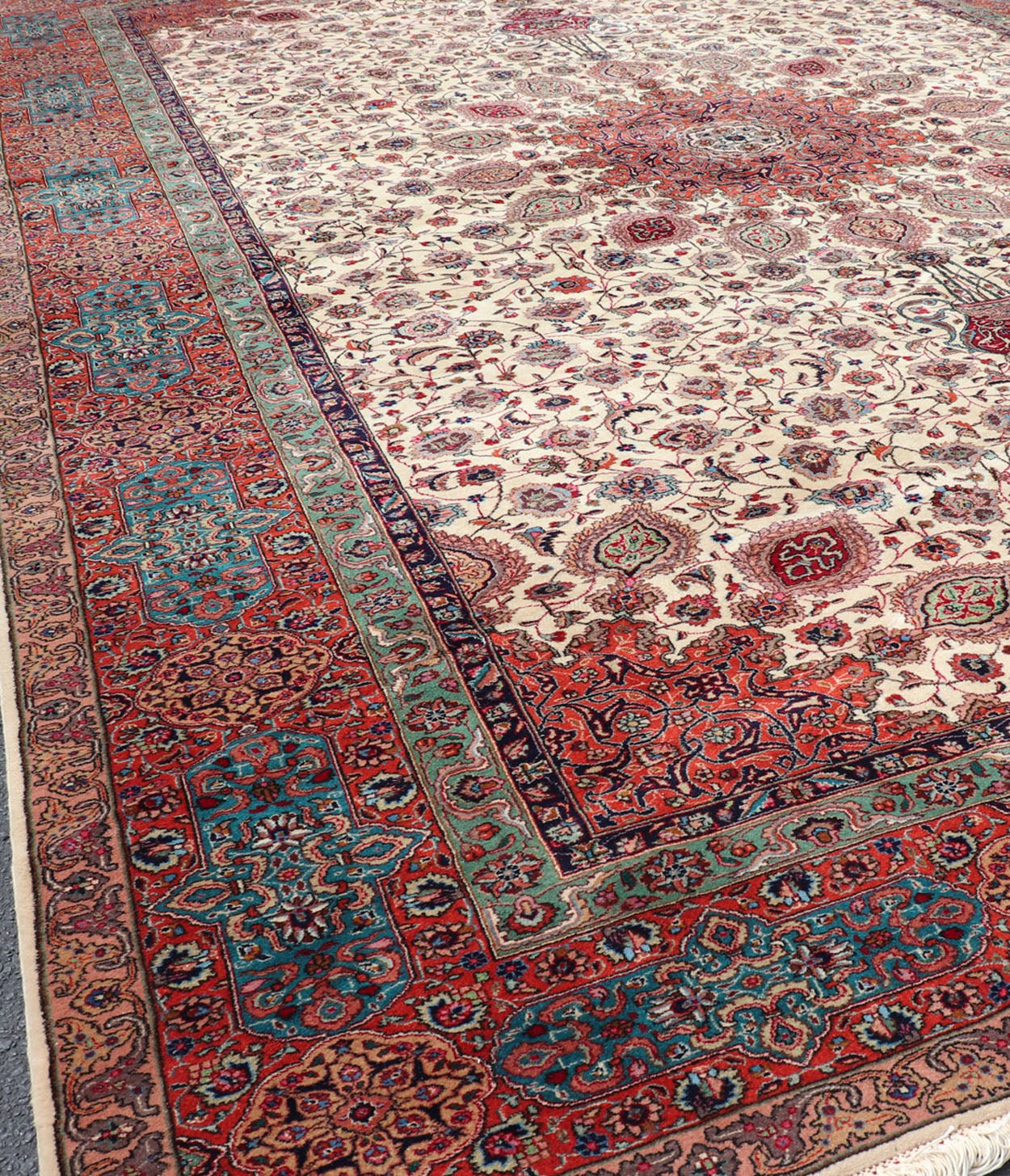 Very Fine Persian Tabriz Large Vintage Rug With Ivory Background and Classic Medallion Design. Keivan Woven Arts - Ornate and refined vintage Persian Fine Tabriz rug with medallion design Colorful Tabriz vintage rug from Persia with elegant medalli... - Keivan Woven ArtsTRA - 6053 - 1162Rug