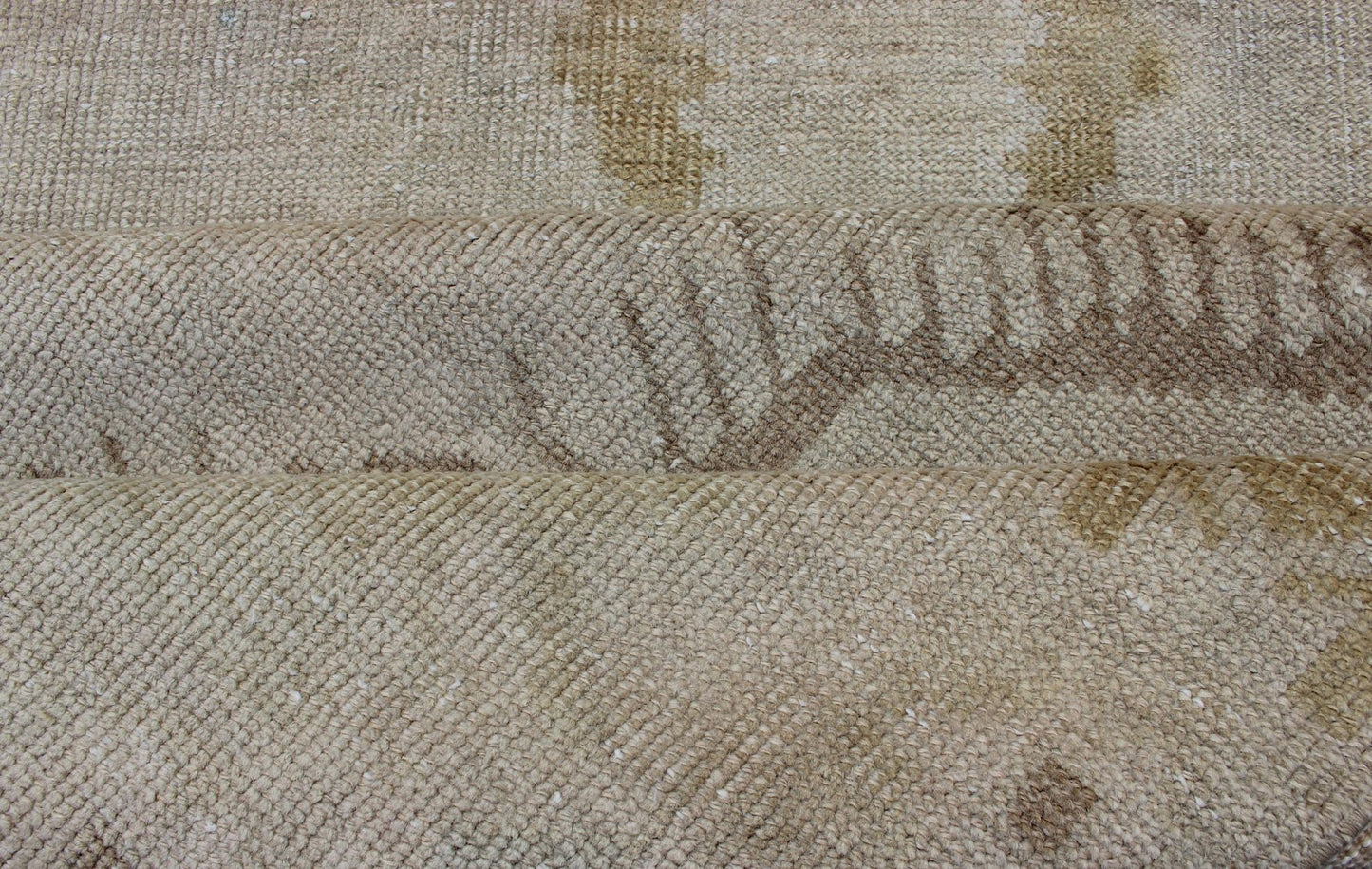 Light Colored Vintage Oushak Runner With Geometric Medallion in Taupe Color and Golden Color Medallion Oushak Gallery carpet, Keivan Woven Arts / rug TU - ALK - 3552, country of origin / type: Turkey / Oushak, circa 1940. Light colored vintage Ousha... - Keivan Woven ArtsTU - ALK - 3552 - 12054Rug