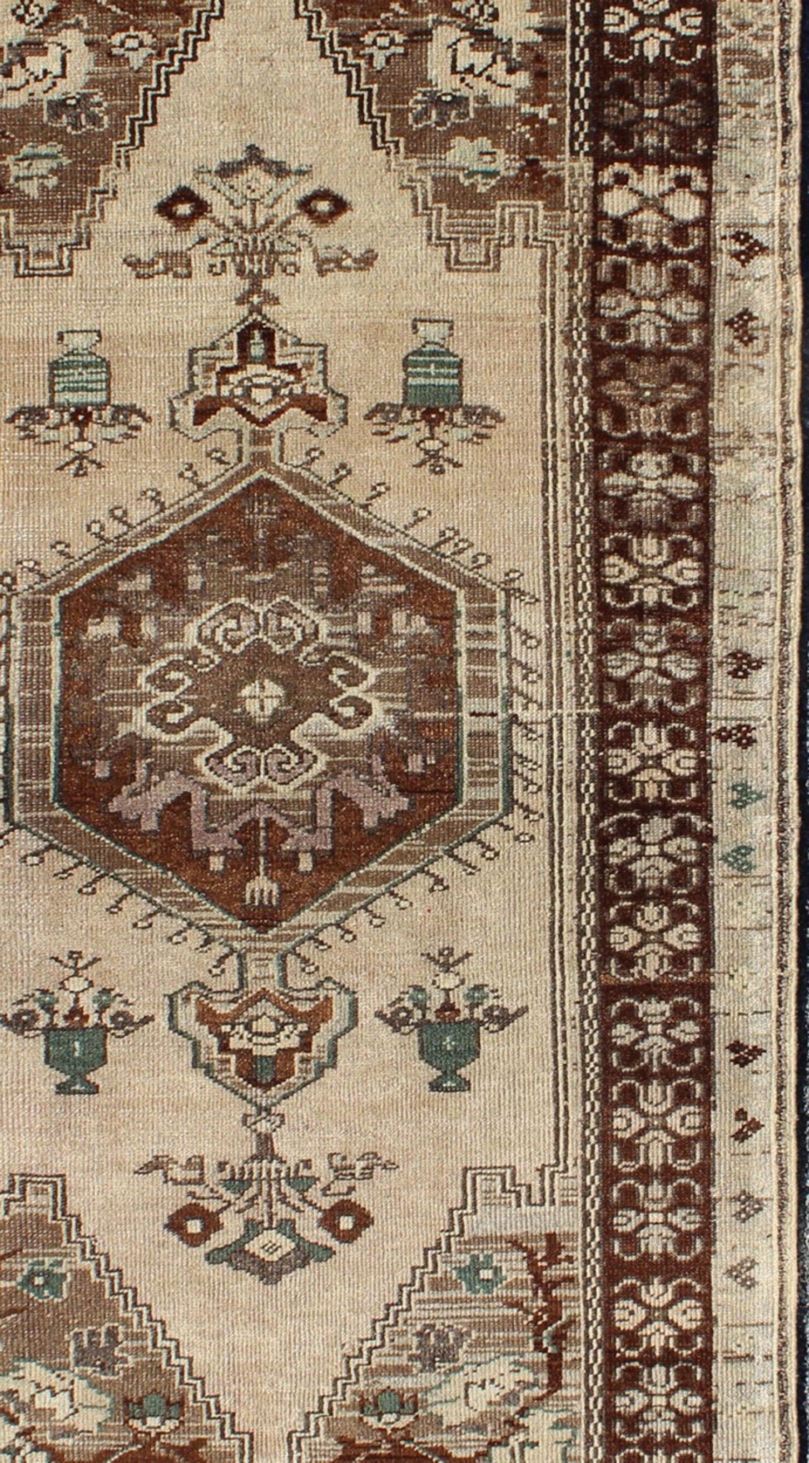 Turkish Oushak Vintage Rug with Central Medallion and Floral Motifs in Brown kwarugs Turkish Oushak vintage rug with central medallion and floral motifs in brown, rug alk - 3564, country of origin / type: Turkey / Oushak, circa mid - 20th century ... - Keivan Woven ArtsTU - ALK - 3564 - 6791Rug