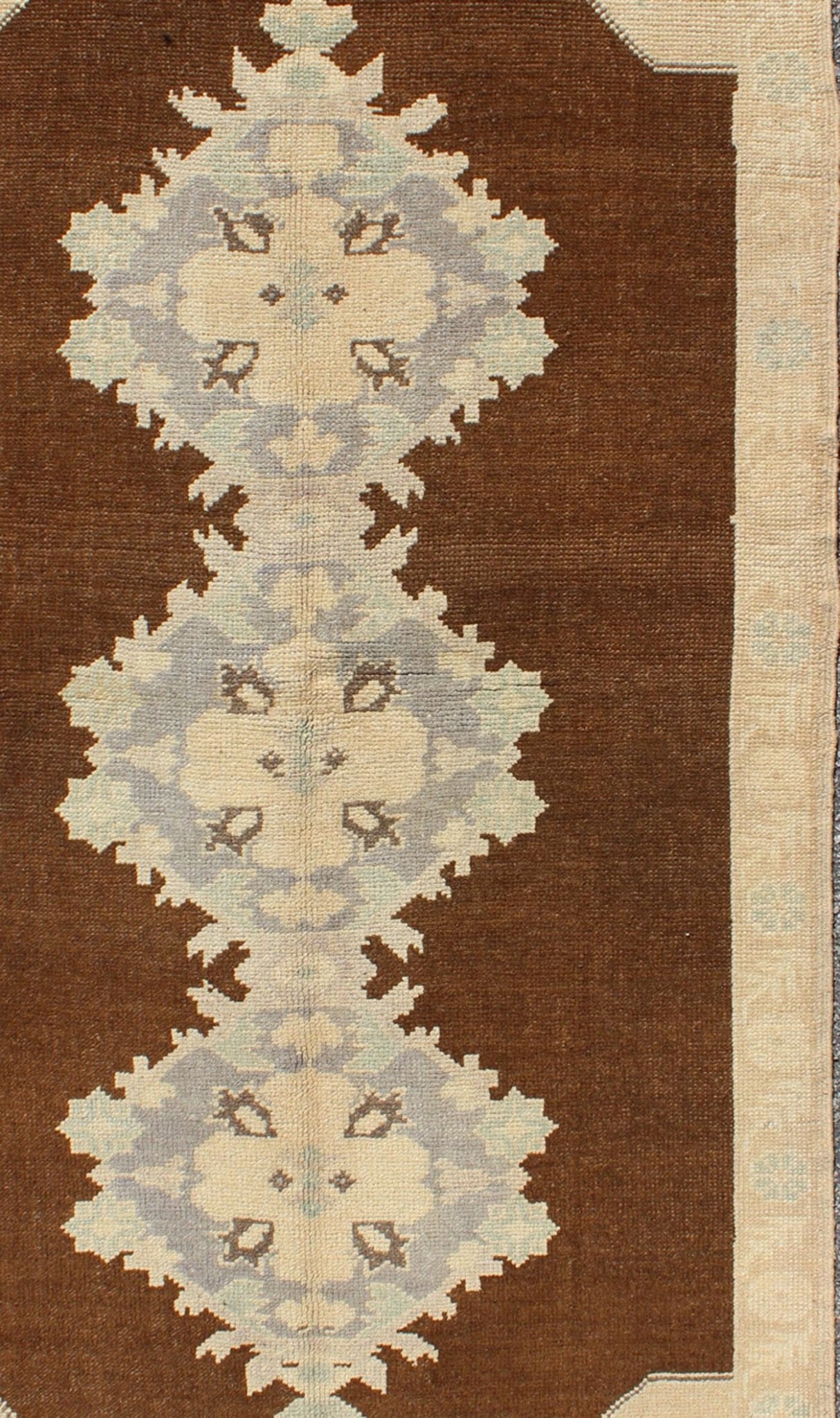 Vintage Turkish Oushak runner with floral medallions in brown, gray, taupe, Keivan Woven Arts / rug TU - ALK - 3565, country of origin / type: Turkey / Oushak, circa mid - 20th Century. This vintage Turkish Oushak gallery rug (circa mid - 20th centu... - Keivan Woven ArtsTU - ALK - 3565 - 6797Rug
