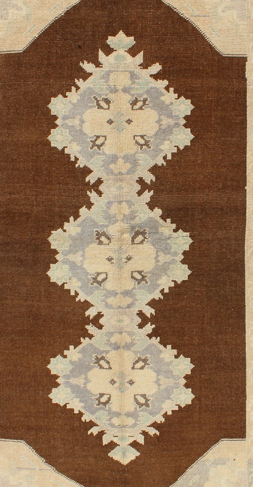Vintage Turkish Oushak runner with floral medallions in brown, gray, taupe, Keivan Woven Arts / rug TU - ALK - 3565, country of origin / type: Turkey / Oushak, circa mid - 20th Century. This vintage Turkish Oushak gallery rug (circa mid - 20th centu... - Keivan Woven ArtsTU - ALK - 3565 - 6797Rug