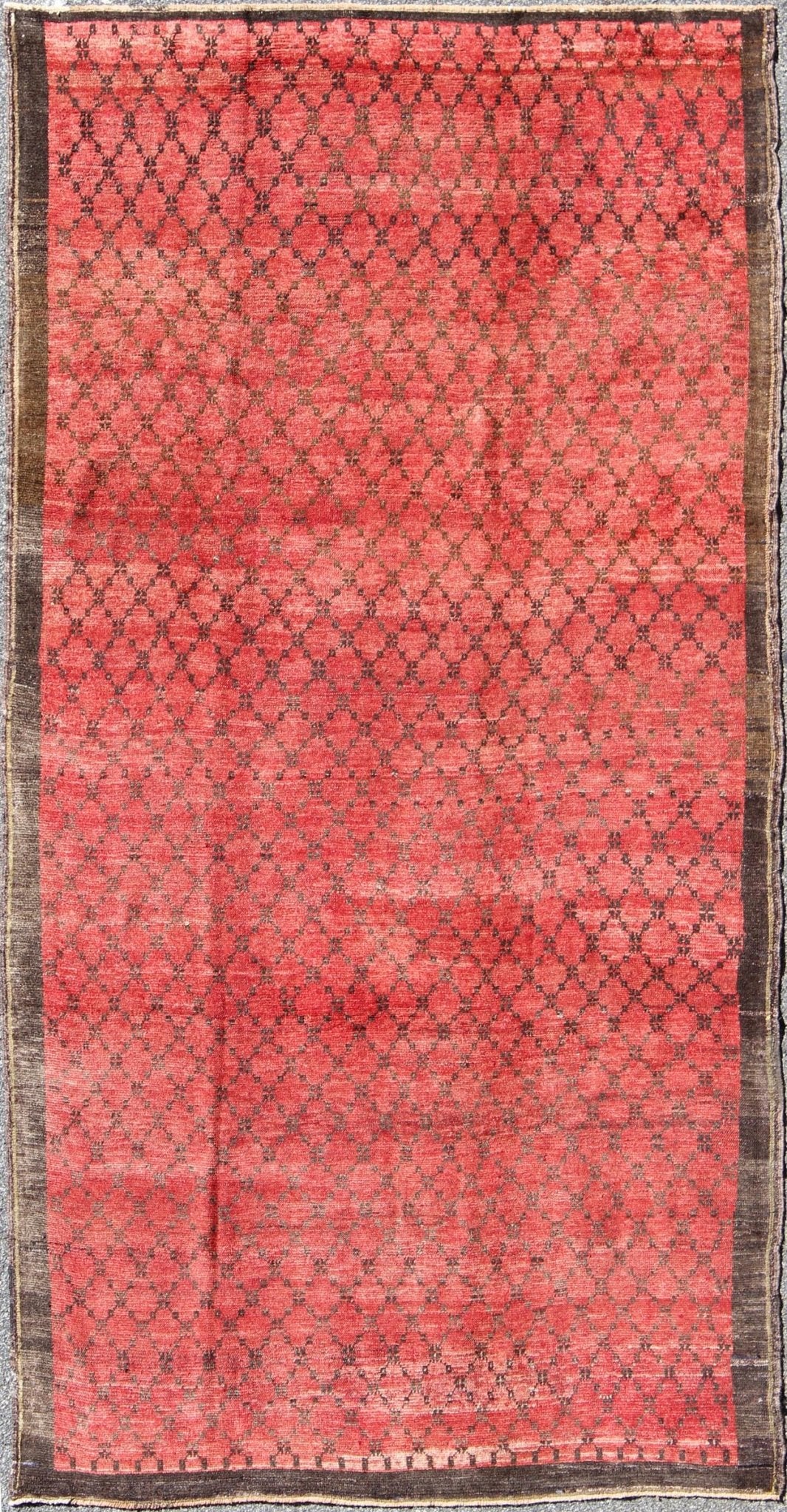 Turkish Konya Rug with Red and Brown This stunning vintage Turkish Konya displays a rich red color and an all - over design of floral - laced vines rendered in a diamond - shaped diagonal pattern. Measures: 5'9 x 10'8 - Keivan Woven ArtsTU - CUM - 131 - 2003Rug