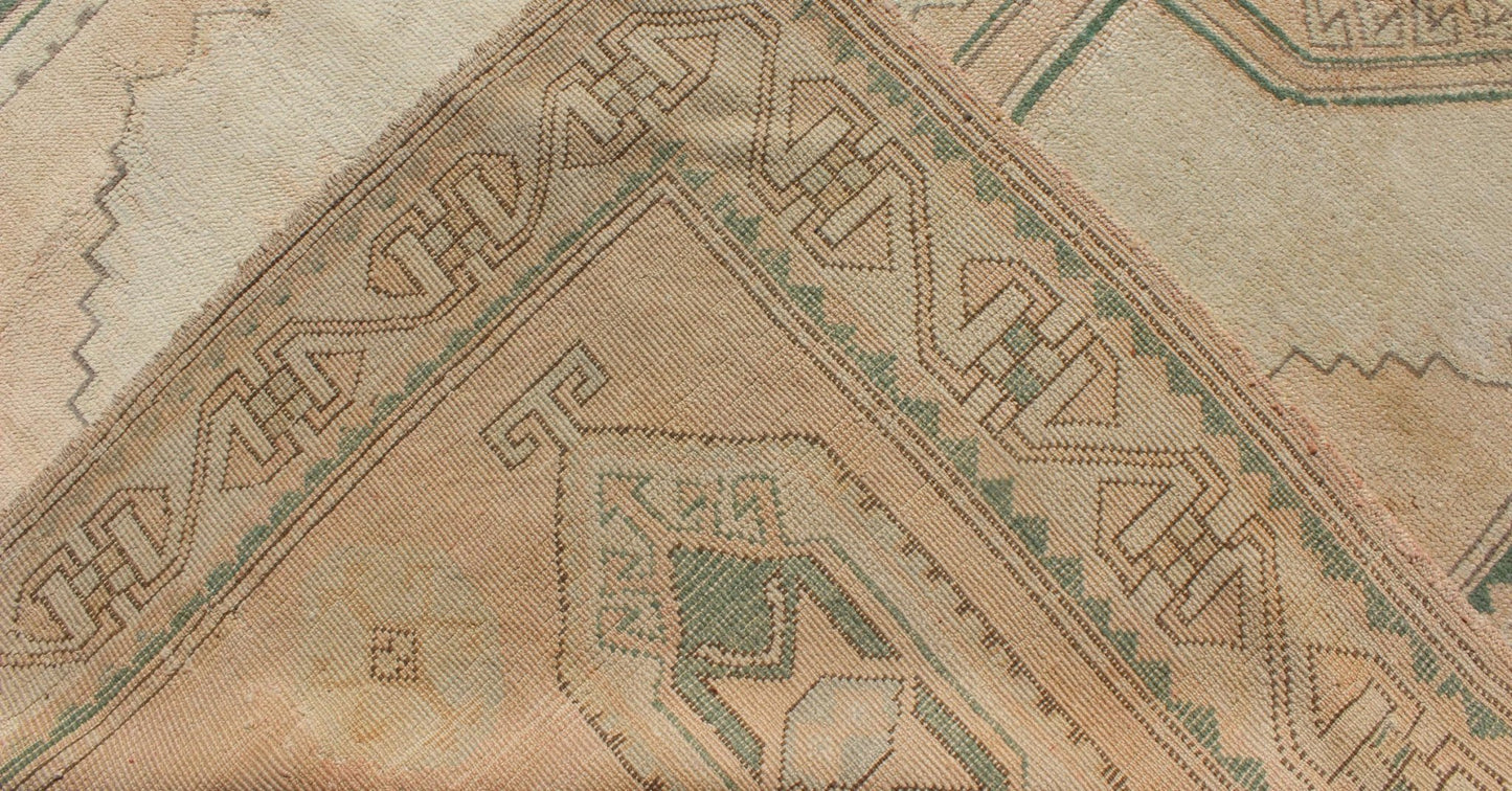 Tribal Turkish Oushak Rug in Green, Light Peach and Cream With Cross Medallion Tribal medallion design Oushak rug from Turkey, Keivan Woven Arts / rug TU - DUR - 136588, country of origin / type: Turkey / Oushak, circa 1940 This vintage Turk... - Keivan Woven ArtsTU - DUR - 136588 - 9526Rug
