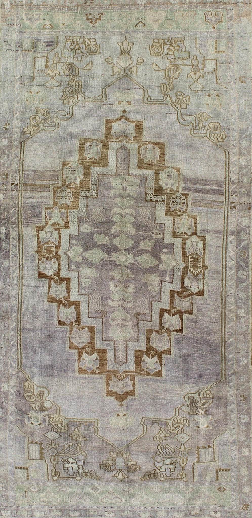 Layered Medallion Oushak Vintage Rug from Turkey with Floral Motifs kwarugs Layered medallion Oushak vintage rug from Turkey with floral motifs, rug tu - dur - 136600, country of origin / type: Turkey / Oushak, circa 1940 This beautiful vinta... - Keivan Woven ArtsTU - DUR - 136600 - 9148Rug