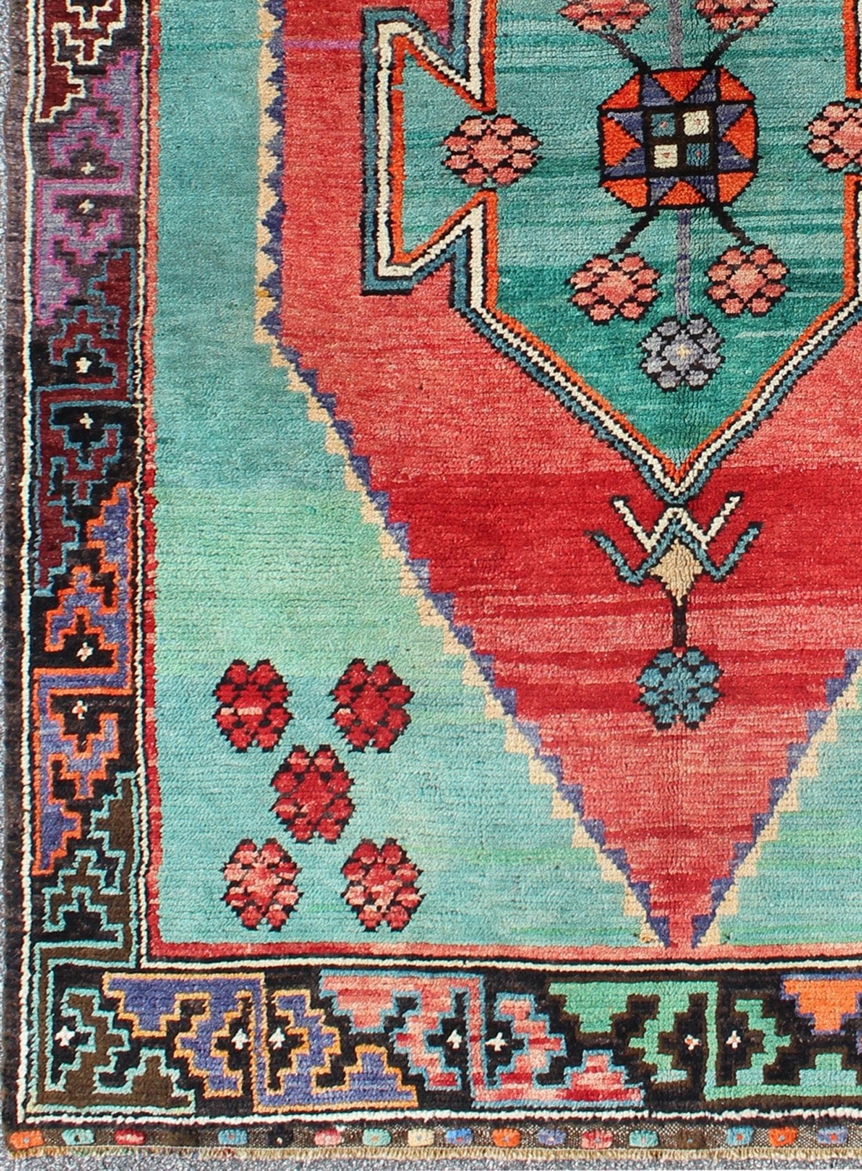 Brightly Colored Rug Oushak Turkish Vintage with Medallion and Geometric Flowers, rug tu - dur - 136644, country of origin / type: Turkey / Oushak, circa 1940 This beautiful vintage rug from mid - 20th century Turkey features an intricate design, whic... - Keivan Woven ArtsTU - DUR - 136644 - 9152Rug