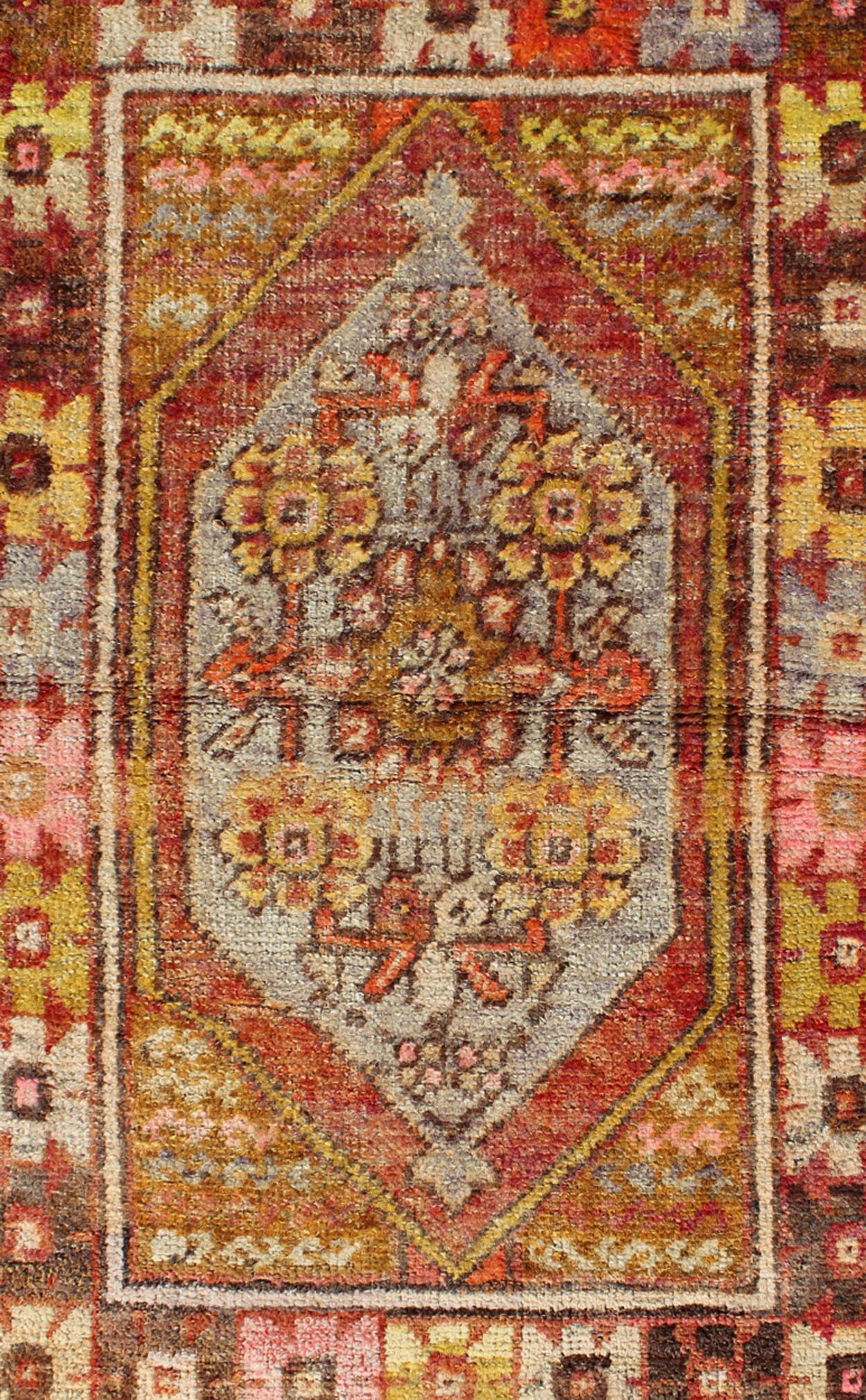 Colorful vintage Turkish Small Oushak with floral medallion and border, Keivan Woven Arts, rug #DUR - 3457, country of origin / type: Turkey / Oushak, circa mid - 20th century Measures: 2.8 x 4.1 This small vintage Turkish Oushak carpet (circ... - Keivan Woven ArtsTU - DUR - 3457 - 6157Rug