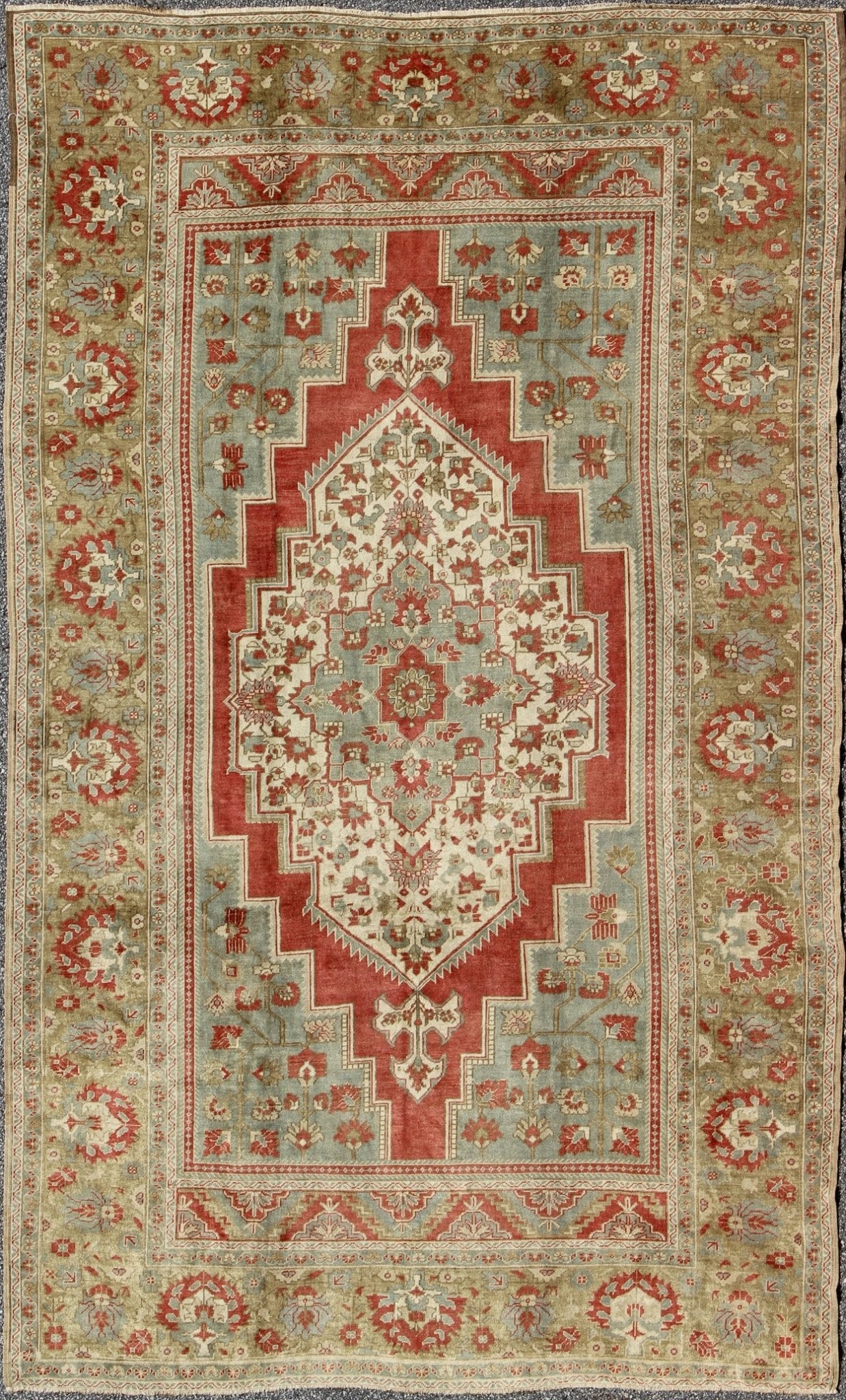 Floral Mid - Century Turkish Oushak Vintage Rug in Red, Blue, Green and Ivory, rug dur - 95178, country of origin / type: Turkey / Oushak, circa mid - 20th century This vintage Turkish Oushak carpet (circa mid - 20th century) features a floral central m... - Keivan Woven ArtsTU - DUR - 95178 - 4530Rug