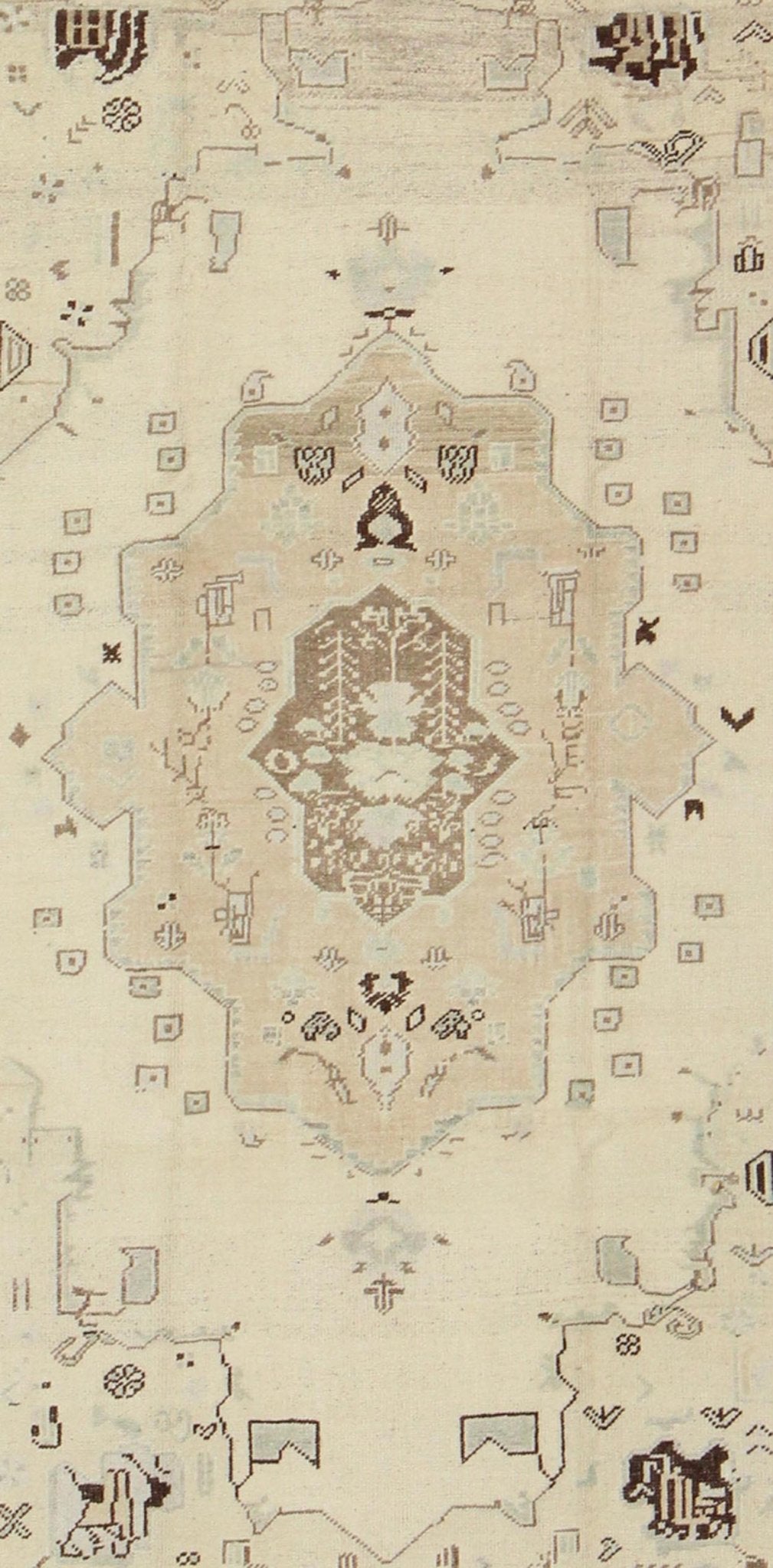 Ivory Background Vintage Turkish Oushak Rug with Tribal Medallion and Motifs kwarugs Ivory background vintage Turkish Oushak rug with tribal medallion and motifs, rug isa - 3394, country of origin / type: Turkey / Oushak, circa mid - 20th century. ... - Keivan Woven ArtsTU - ISA - 3394 - 5750Rug