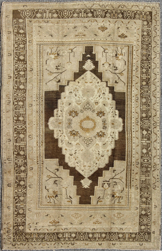 Floral medallion Turkey Oushak vintage rug in ivory, taupe, charcoal and olive, rug mte - 95052, country of origin / type: Turkey / Oushak, circa mid - 20th century. This vintage Turkish Oushak carpet (circa mid - 20th century) features a floral centr... - Keivan Woven ArtsTU - MTE - 95052 - 3383