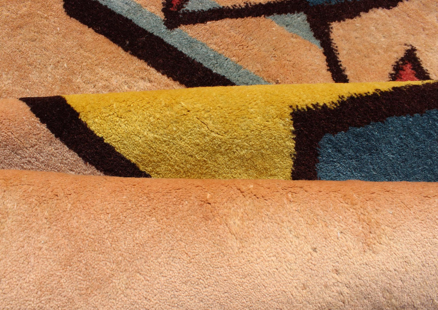 Keivan Woven Arts, Geometric Mid Century Modern Rug in Champaign Background, Gold, Teal, Black. Geometric Mid - Century Modern rug with Art - Deco design. Keivan Woven Arts / TU - MTU - 02, Vintage Mid - Century Rug with Deco Design Set on light co... - Keivan Woven ArtsTU - MTU - 02 - 5305Rug