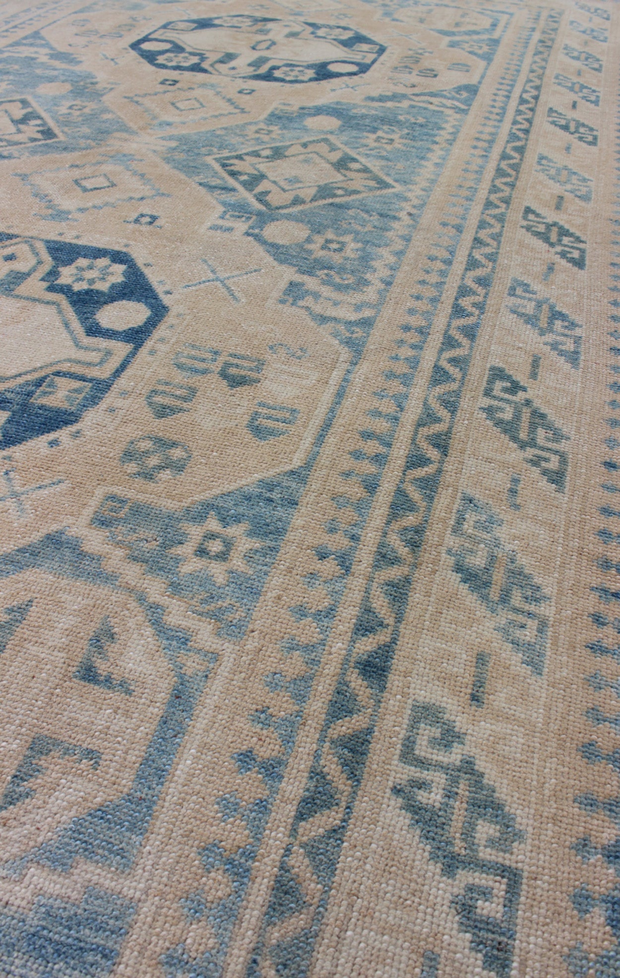 Blue and Tan Vintage Turkish Oushak Rug with Geometric Dual Medallions kwarugs Blue and tan vintage Turkish Oushak rug with geometric dual medallions, rug tu - mtu - 136618, country of origin / type: Turkey / Oushak, circa 1940 This vintage T... - Keivan Woven ArtsTU - MTU - 136618 - 9178Rug