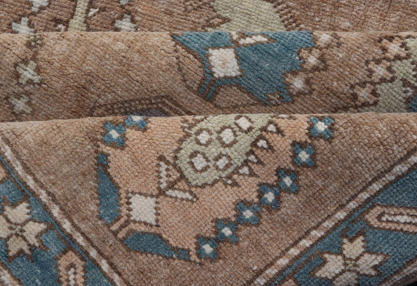 All - Over paisley Design Vintage Turkish Tulu, Keivan Woven Arts / rug TU - MTU - 4953, country of origin / type: Turkey / Oushak, circa 1940. Measures: 3'5 x 6'1 Vintage Turkish Tulu Rug with large Scale Paisley Design in Tans, Brown and Blue - Keivan Woven ArtsTU - MTU - 4953 - 18992Rug