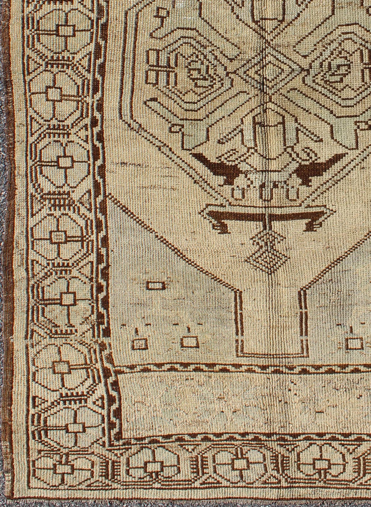 Geometric Tribal Vintage Turkish Oushak Rug in Brown, Cream, Light Blue and Tan. Keivan Woven Arts / rug TU - MTU - 95055, country of origin / type: Turkey / Oushak, circa mid - 20th century This vintage Turkish Oushak rug (circa mid - 20th century) fea... - Keivan Woven ArtsTU - MTU - 95055 - 3898Rug