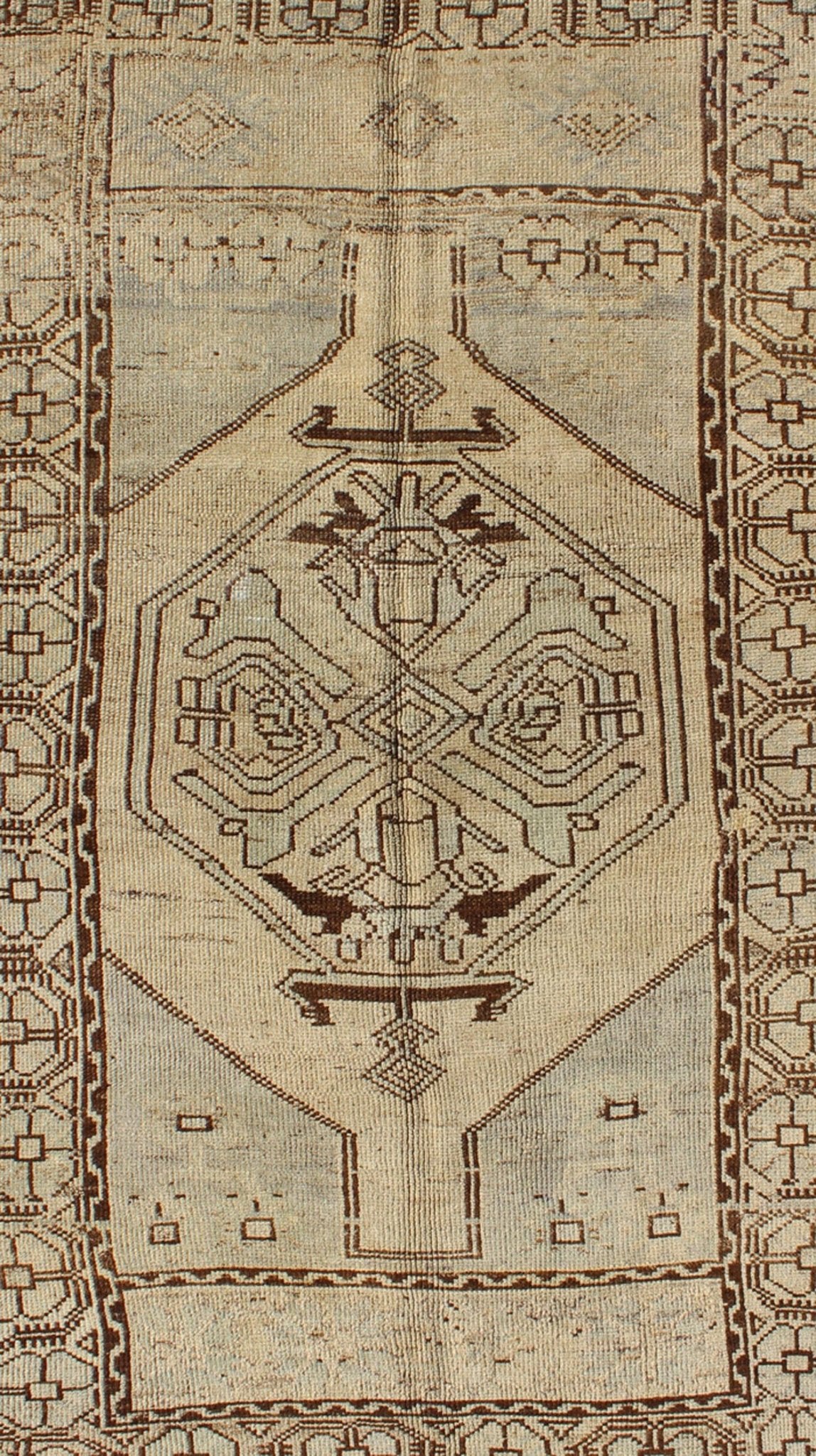 Geometric Tribal Vintage Turkish Oushak Rug in Brown, Cream, Light Blue and Tan. Keivan Woven Arts / rug TU - MTU - 95055, country of origin / type: Turkey / Oushak, circa mid - 20th century This vintage Turkish Oushak rug (circa mid - 20th century) fea... - Keivan Woven ArtsTU - MTU - 95055 - 3898Rug