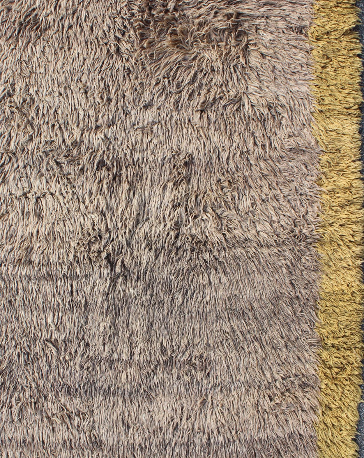 Modern Vintage Turkish Tulu Rug with Open Field in Gray and Cream/Yellow, rug ned - 136582, country of origin / type: Turkey / Tulu, circa mid - 20th century This vintage Tulu rug from Turkey (circa mid - 20th century) is distinguished by a Minimalist... - Keivan Woven ArtsTU - NED - 136582 - 5012Rug