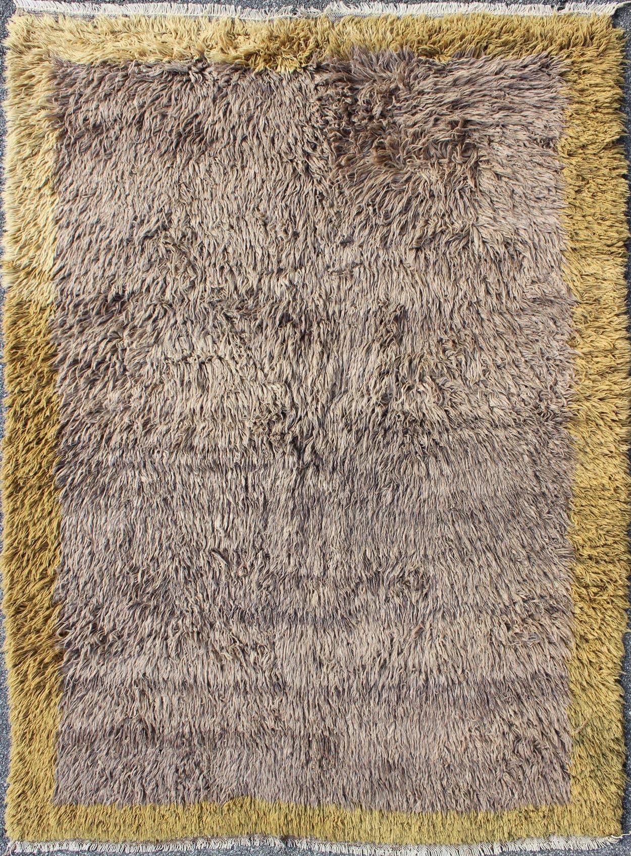Modern Vintage Turkish Tulu Rug with Open Field in Gray and Cream/Yellow, rug ned - 136582, country of origin / type: Turkey / Tulu, circa mid - 20th century This vintage Tulu rug from Turkey (circa mid - 20th century) is distinguished by a Minimalist... - Keivan Woven ArtsTU - NED - 136582 - 5012Rug