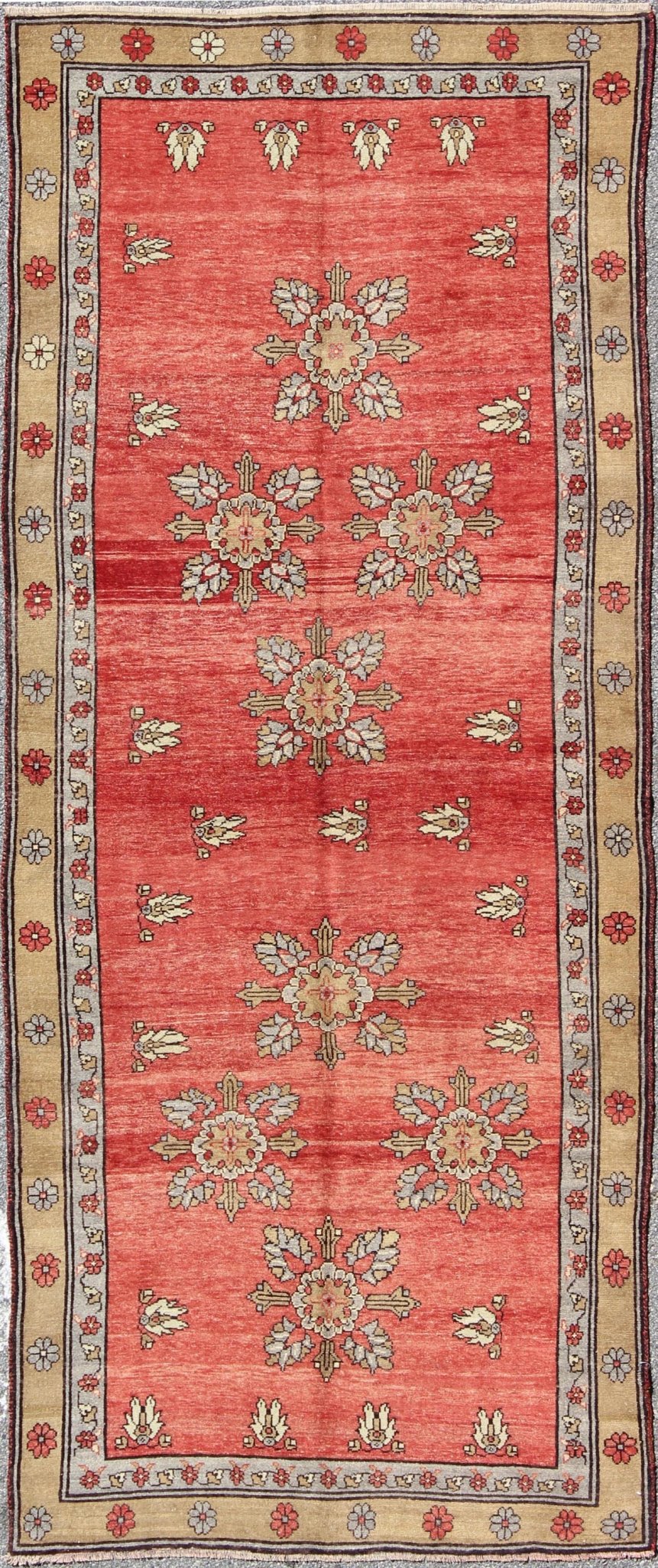 Vintage Turkish Oushak Carpet with Flowers in the Central Field and Borders Produced in mid - 20th century Turkey, this vintage Oushak is characterized by a comely and highly representative Oushak composition. Building on traditional designs, this... - Keivan Woven ArtsTU - SIM - 3641 - 6915Rug