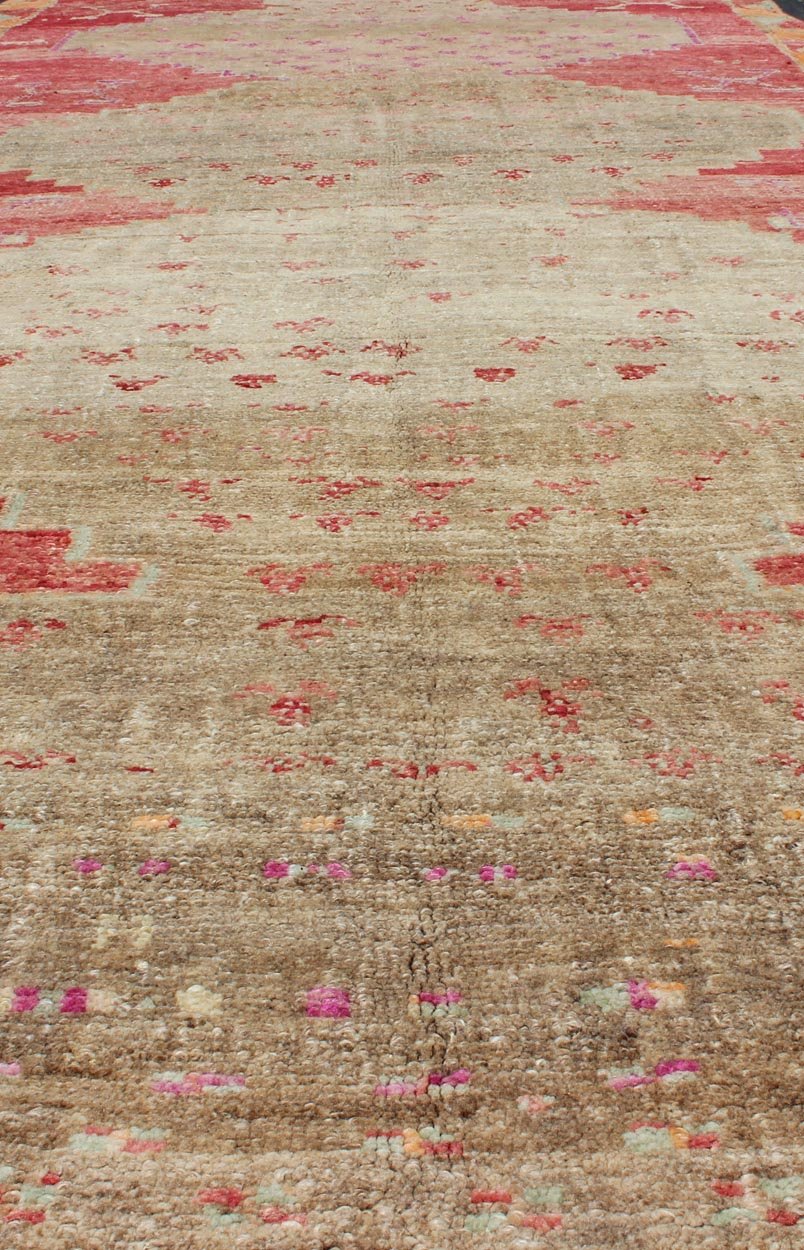 Vibrant Turkish Vintage Runner in Faded Red, Coral, Orange, Pink and Green kwarugs Turkish runner with bright colors, rug tu - trs - 176025, Keivan Woven Arts / country of origin / type: Turkey / Oushak, circa 1950 This fun and vibrant Oushak... - Keivan Woven ArtsTU - TRS - 176025 - 11451Rug