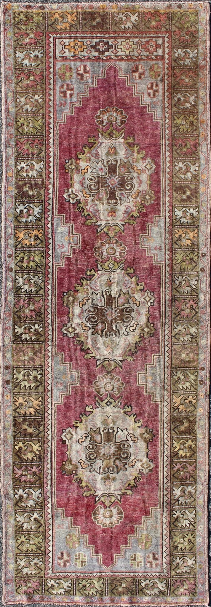 Berry tri - medallion vintage Turkey Oushak runner with gray, camel, blush accents, rug tu - trs - 95153, country of origin / type: Turkey / Oushak, circa 1940 This vintage Turkish Oushak runner (circa mid - 20th century) features a central tri - medallio... - Keivan Woven ArtsTU - TRS - 95153 - 5345Rug