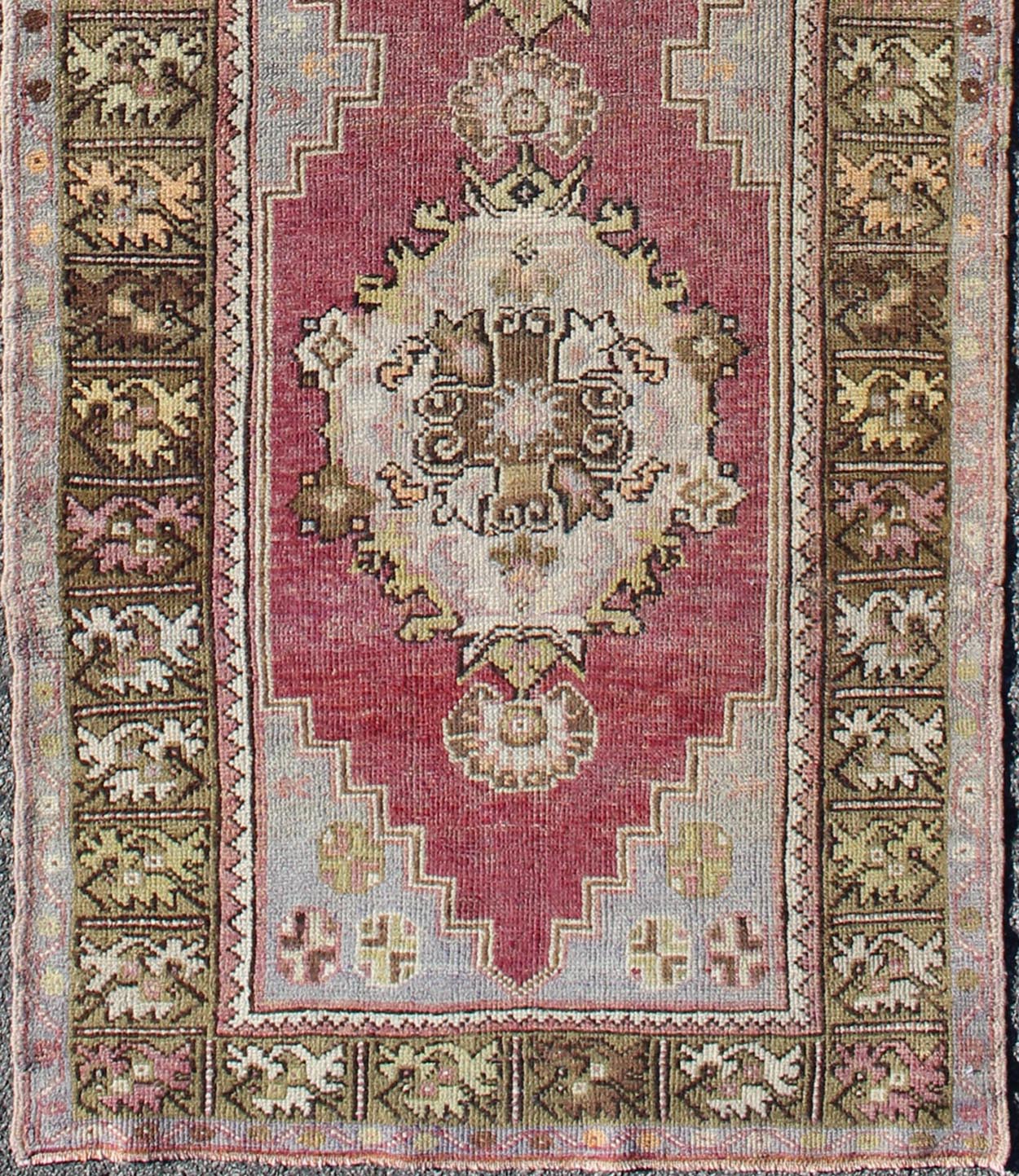 Berry tri - medallion vintage Turkey Oushak runner with gray, camel, blush accents, rug tu - trs - 95153, country of origin / type: Turkey / Oushak, circa 1940 This vintage Turkish Oushak runner (circa mid - 20th century) features a central tri - medallio... - Keivan Woven ArtsTU - TRS - 95153 - 5345Rug