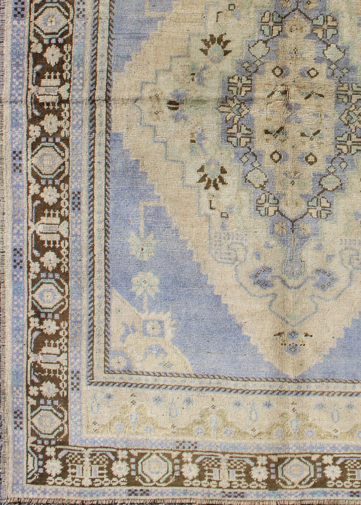 Light Purple and Cream Vintage Turkish Oushak Rug with Medallion Design, Light Purple and Cream Vintage Turkish Oushak Rug with Medallion Design, Keivan Woven Arts / rug ugu - 136089, country of origin / type: Turkey / Oushak, circa mid - 20th century ... - Keivan Woven ArtsTU - UGU - 136089 - 4686Rug