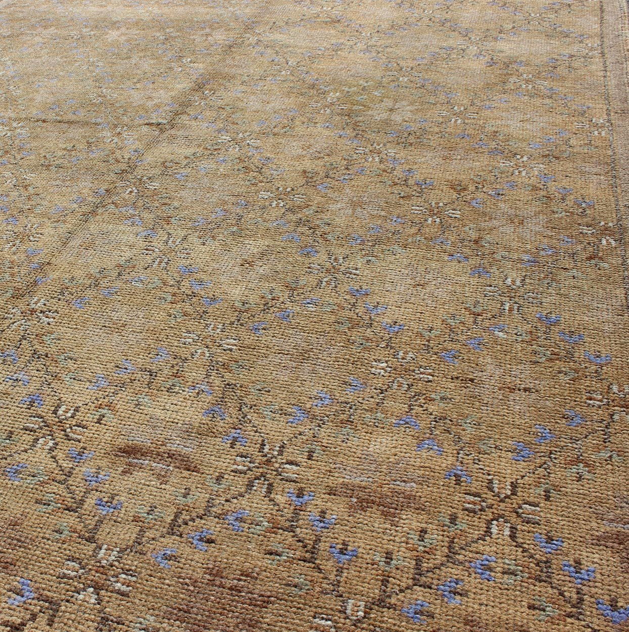 Turkish Vintage Oushak Rug With All - Over Design and Neutral Colors; Tan, Taupe and Purple. Turkish Oushak Rug with All - Over Design and Neutral Colors. Keivan Woven Arts / Rug TU - UGU - 3349, country of origin / type: Turkey / Oushak, circa mid - 20th Centur... - Keivan Woven ArtsTU - UGU - 3349 - 5892Rug