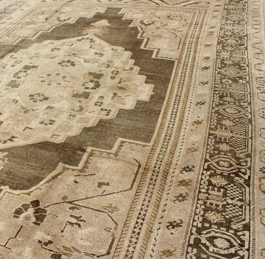 Earth Tone Vintage Turkish Oushak Rug with Tribal Geometric Designs kwarugs Medallion geometric tribal design Oushak rug vintage from Turkey, rug tu - ugu - 95066, country of origin / type: Turkey / Oushak, circa 1940 This striking Turkish Ou... - Keivan Woven ArtsTU - UGU - 95066 - 3874