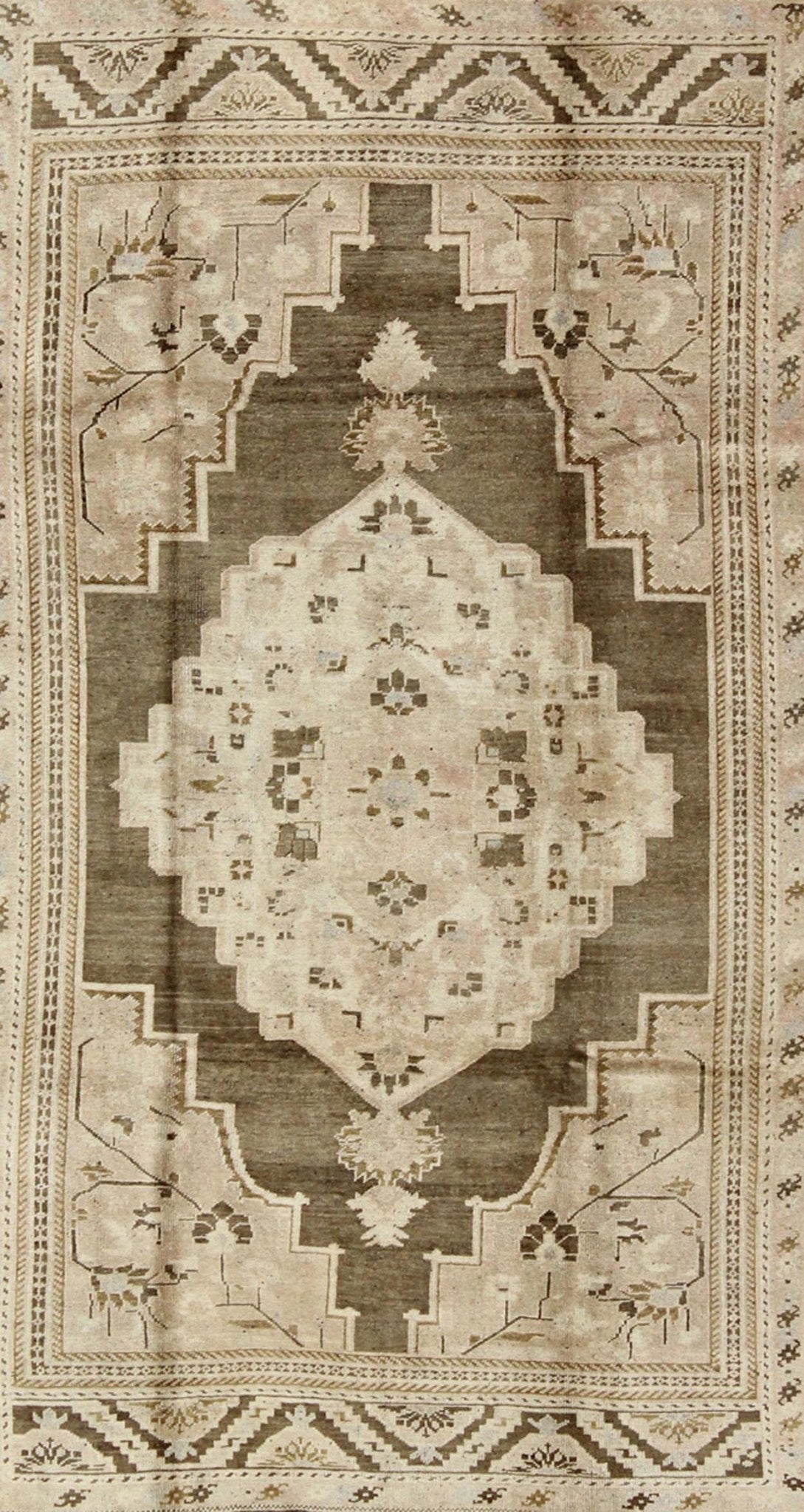 Earth Tone Vintage Turkish Oushak Rug with Tribal Geometric Designs kwarugs Medallion geometric tribal design Oushak rug vintage from Turkey, rug tu - ugu - 95066, country of origin / type: Turkey / Oushak, circa 1940 This striking Turkish Ou... - Keivan Woven ArtsTU - UGU - 95066 - 3874Rug