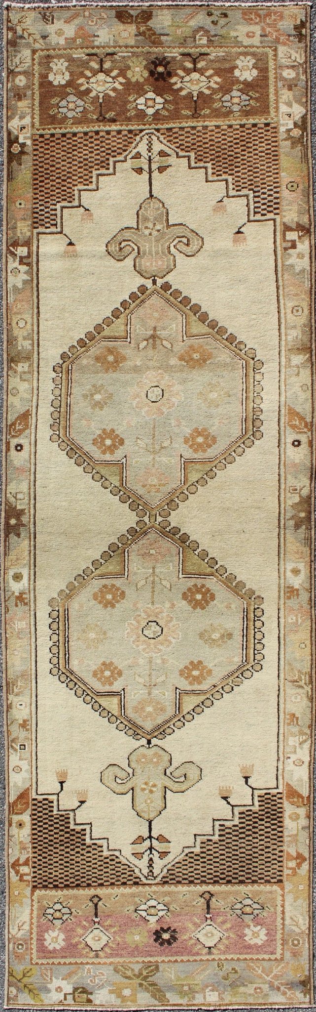 Regal vintage Turkish Oushak rug with dual medallion design in nude and brown, rug tu - ugu - 95159, country of origin / type: Turkey / Oushak, circa 1940 This vintage Turkish Oushak carpet (circa mid - 20th century) features a tribal, central dual - me... - Keivan Woven ArtsTU - UGU - 95159 - 4642Rug