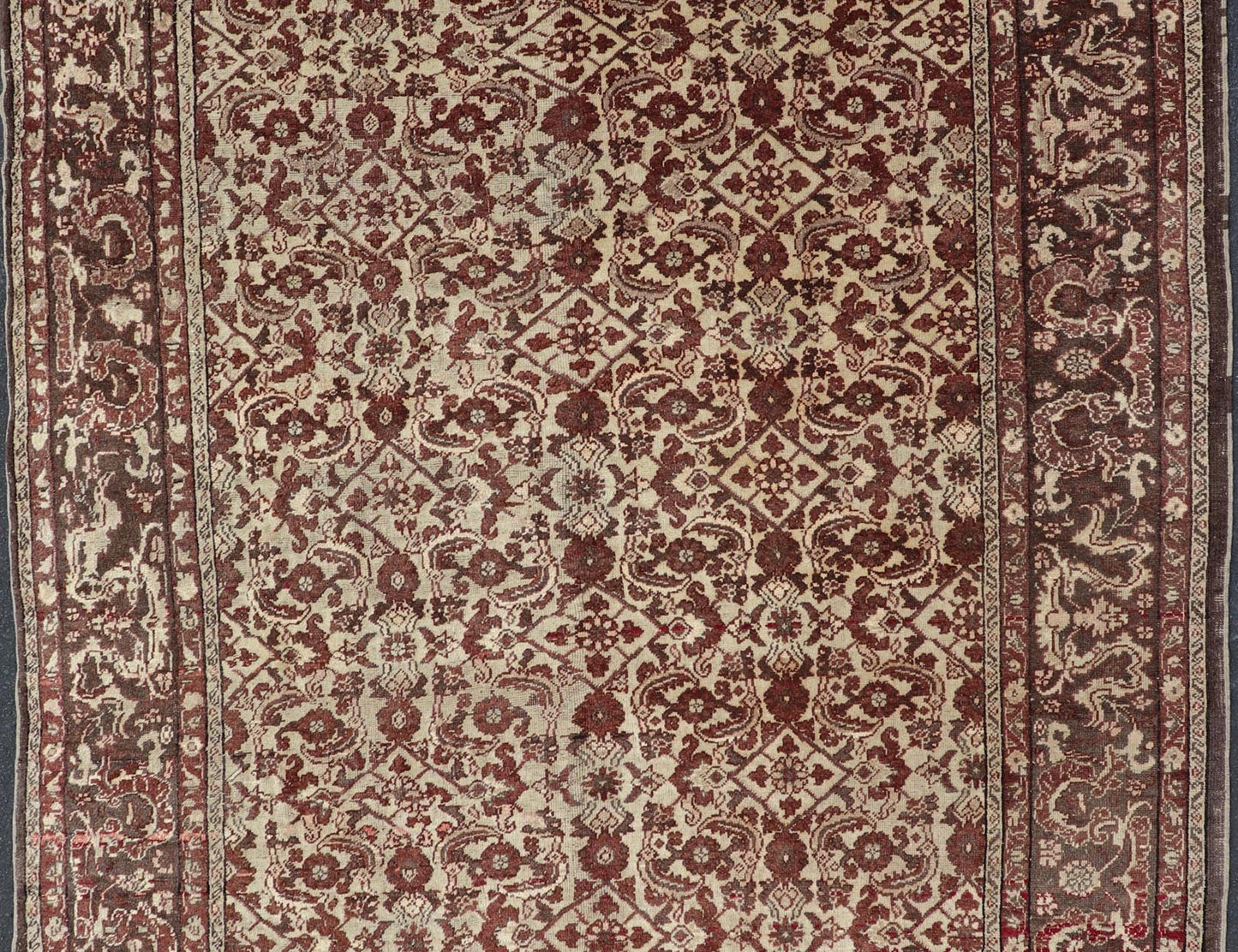 Antique Turkish Sivas Rug with Tan Background and Maroon, Eggplant, Brown Color. Stylized antique Turkish Sivas rug with Ivory background and maroon, Eggplant, Brown Colors rug V21 - 0601, country of origin / type: Turkey / Sivas, circa 1920 S... - Keivan Woven ArtsV21 - 0601 - 16498Rug