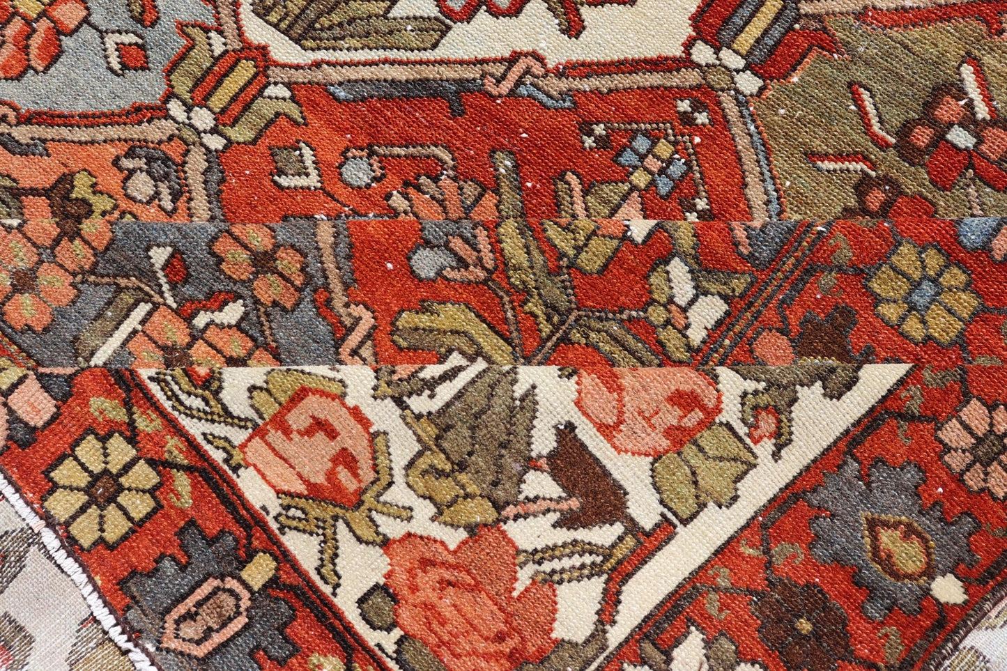 Measures: 12'1 x 18'0 Large Antique Bakhtiari Rug with Diamond Garden Design Keivan Woven Arts. rug W22 - 0801, Keivan Woven Arts country of origin / type: Iran / Bakhtiari, circa 1900. This magnificent Antique Bakhtiari Rug features an al... - Keivan Woven ArtsW22 - 0801 - 21221Rug