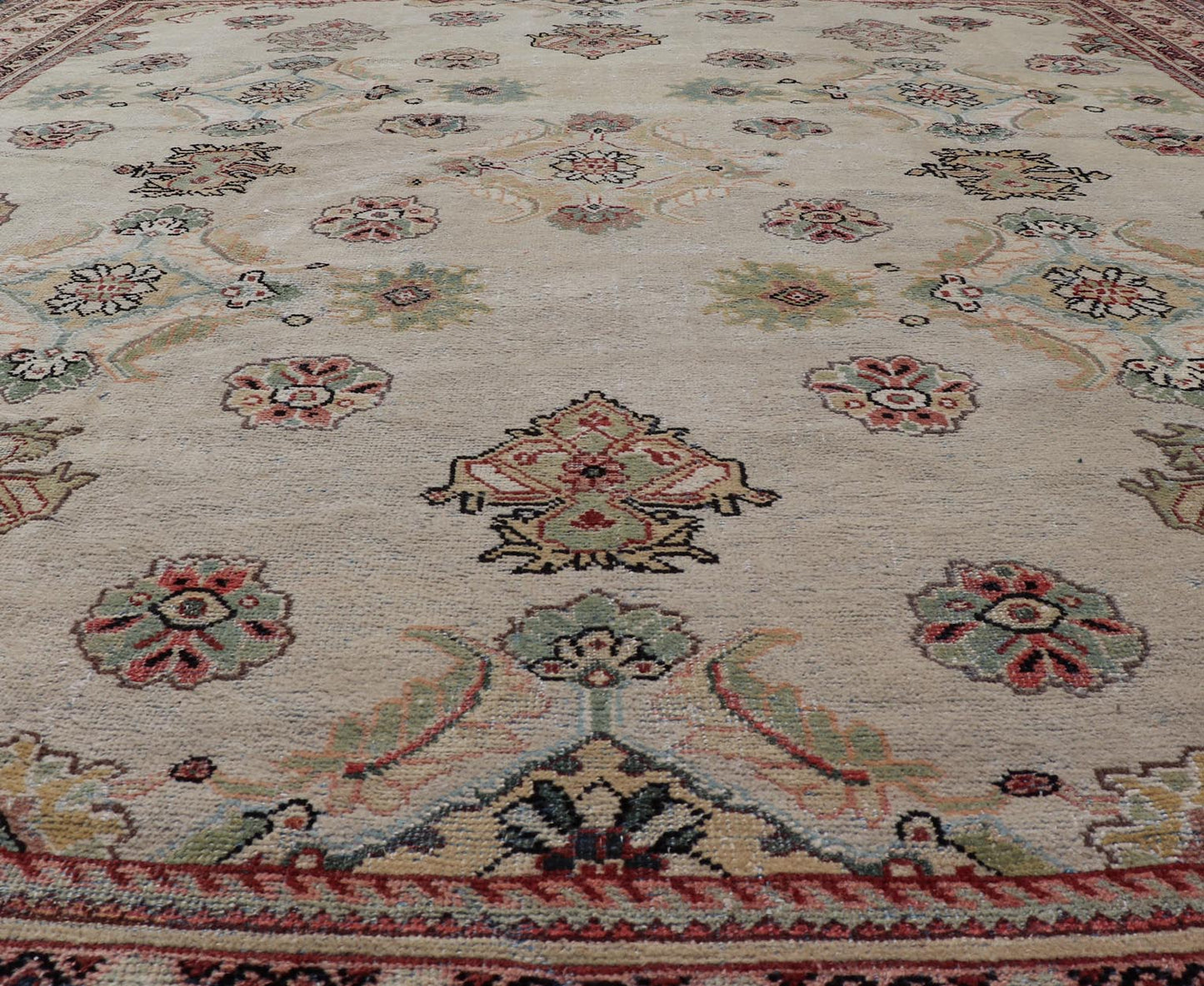 Ivory Background Antique Persian Sultanabad - Mahal Rug with Sub - Geometric Design. Antique Persian Sultanabad - Mahal Rug. Keivan Woven Arts / rug/ X23 - 0202, country of origin / type: Persian / Sultanabad, circa Early - 20th Century. Measures:... - Keivan Woven ArtsX23 - 0202 - 21687