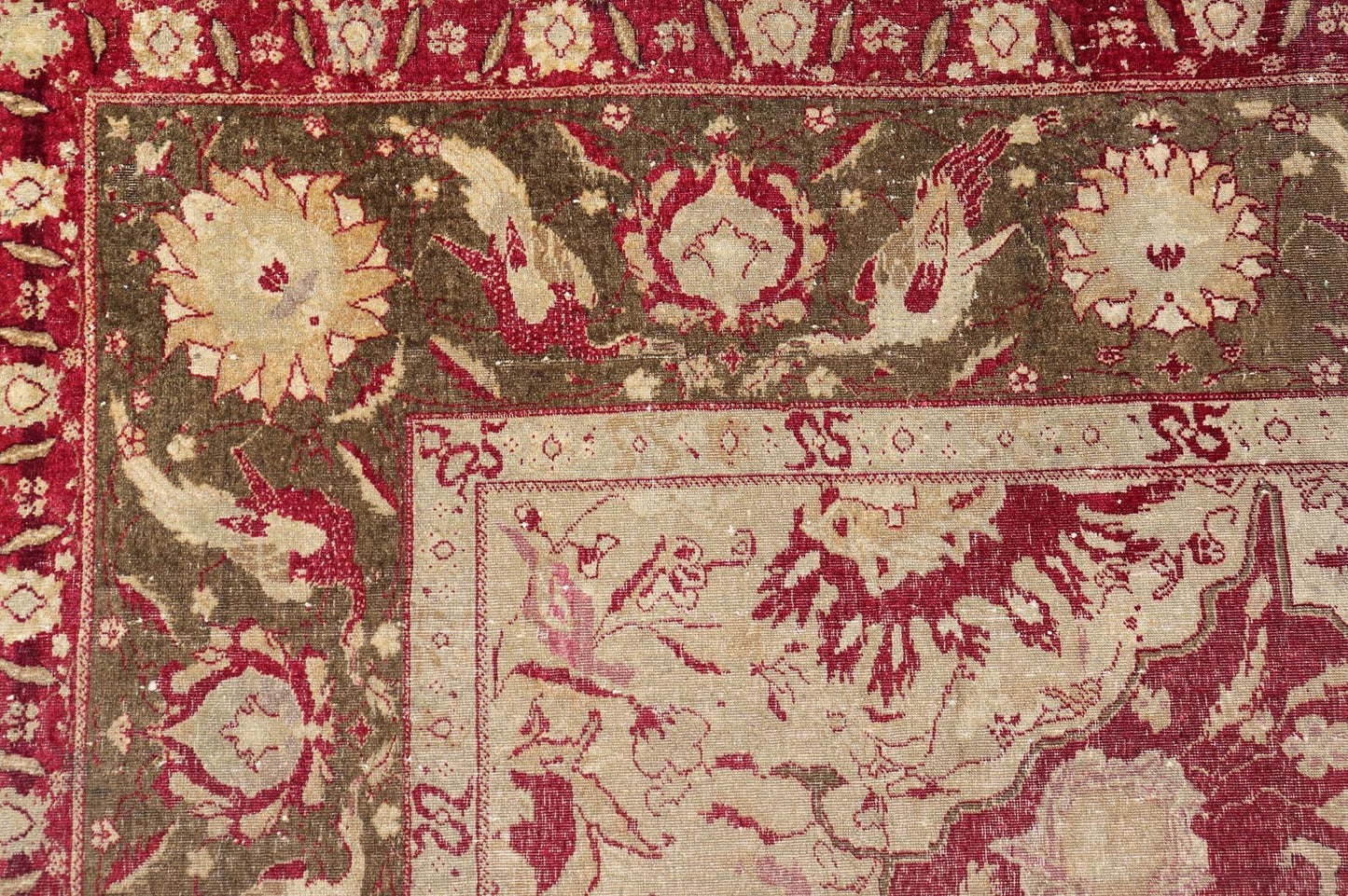Very fine Mogul carpet from 18th century made in Agra area in India - Keivan Woven ArtsX23 - 0304 - 23541Rug