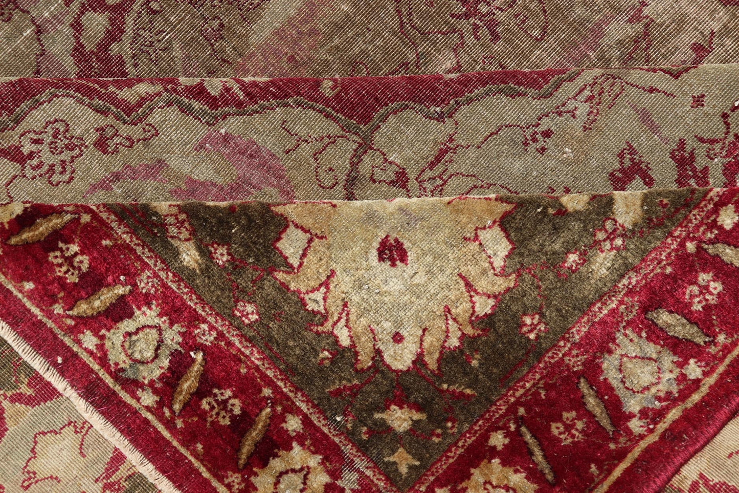 Very fine Mogul carpet from 18th century made in Agra area in India - Keivan Woven ArtsX23 - 0304 - 23541Rug