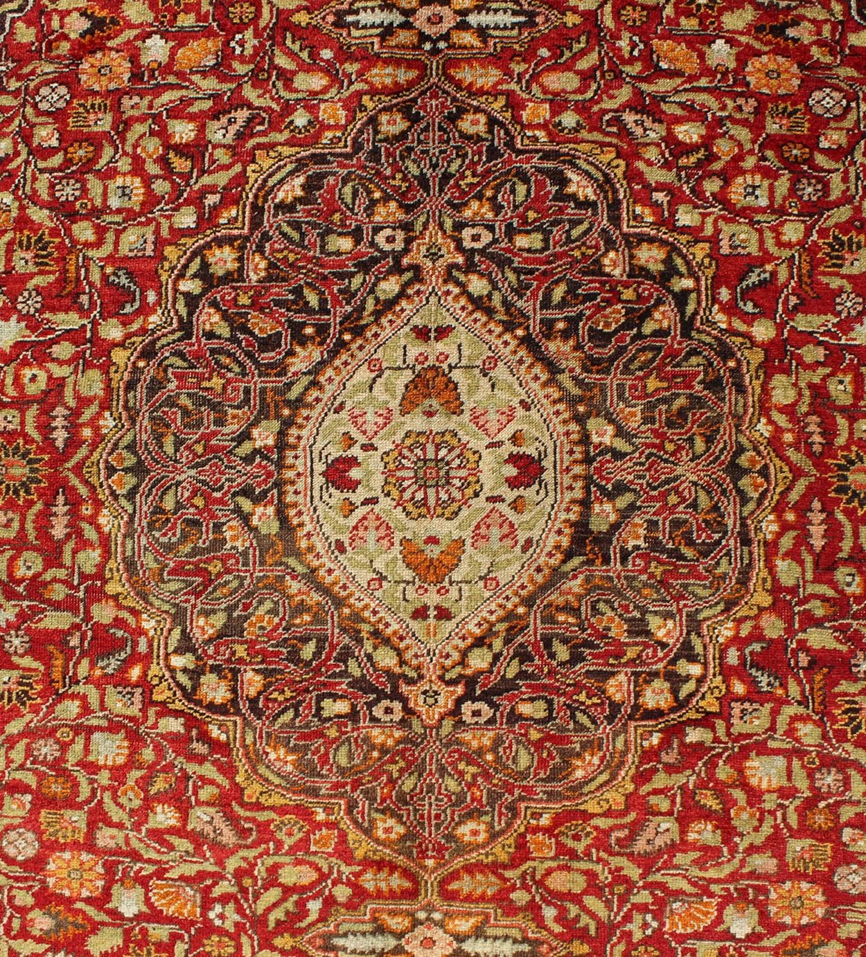 Early 20th Century Turkish Sivas Colorful Rug with Layered Medallion and Flowers. Gorgeous early 20th century Turkish antique Sivas rug with layered medallion and flowers, Keivan Woven Arts / rug 13 - 0104, country of origin / type: Turkey / Ousha... - Keivan Woven Arts13 - 0104 - 3764Rug