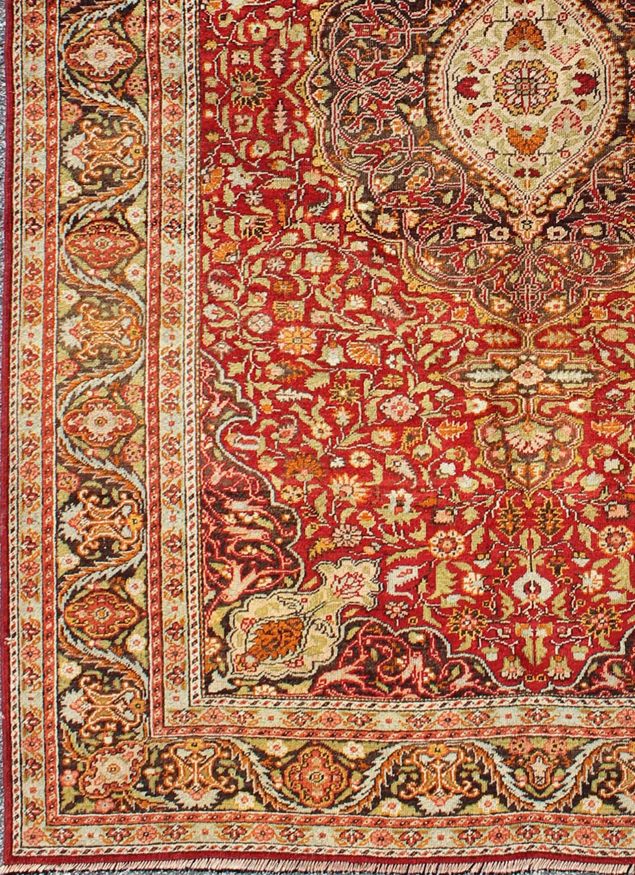 Early 20th Century Turkish Sivas Colorful Rug with Layered Medallion and Flowers. Gorgeous early 20th century Turkish antique Sivas rug with layered medallion and flowers, Keivan Woven Arts / rug 13 - 0104, country of origin / type: Turkey / Ousha... - Keivan Woven Arts13 - 0104 - 3764Rug