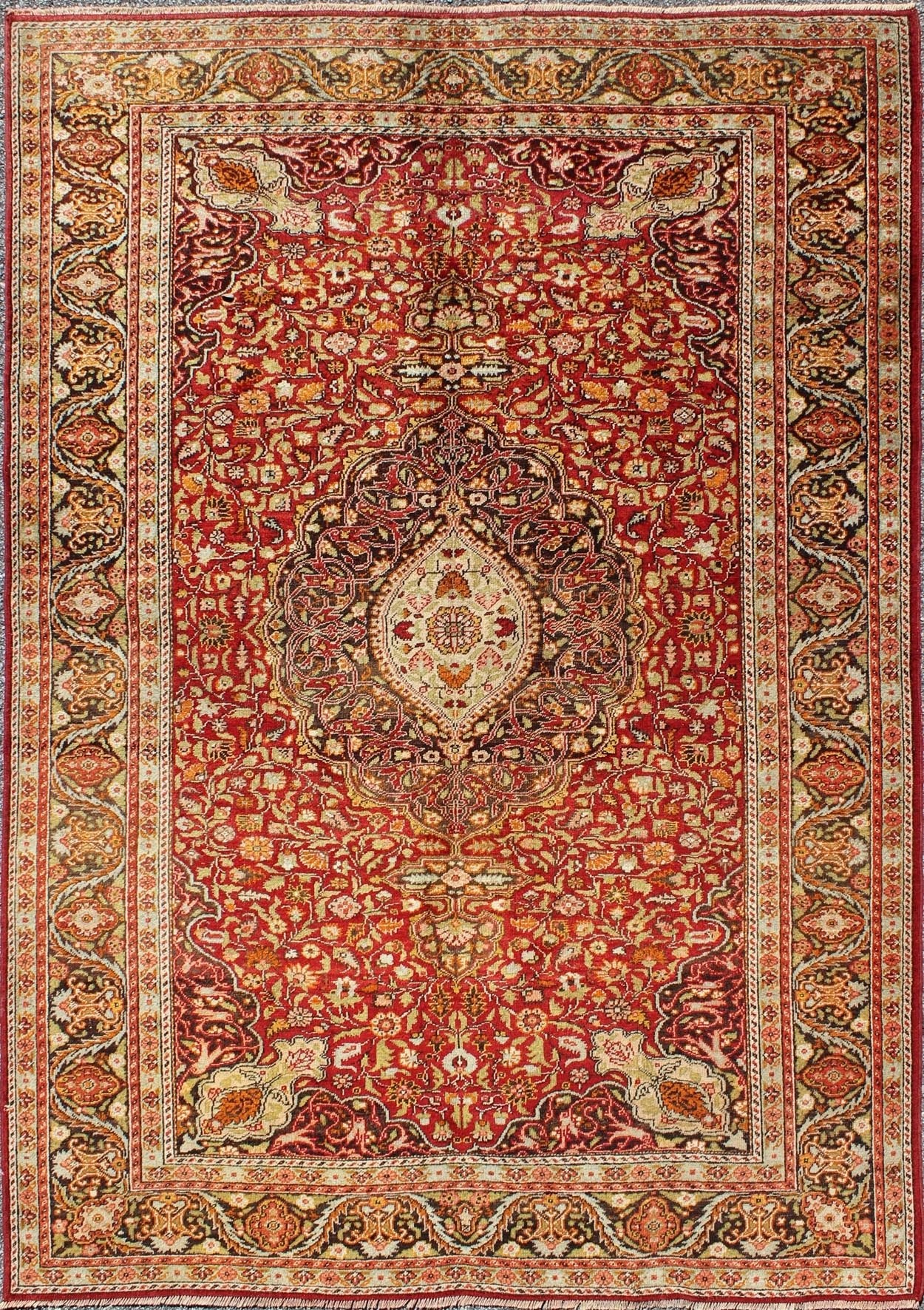 Early 20th Century Turkish Sivas Colorful Rug with Layered Medallion and Flowers. Gorgeous early 20th century Turkish antique Sivas rug with layered medallion and flowers, Keivan Woven Arts / rug 13 - 0104, country of origin / type: Turkey / Ousha... - Keivan Woven Arts13 - 0104 - 3764Rug