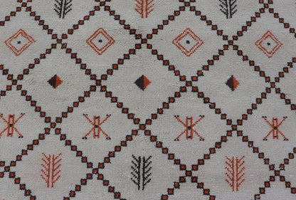 Large Vintage Moroccan Rug in Diamond Design With Ivory, Orange, and Brown Outlines. Keivan Woven Arts / Rug / 13 - 0505, Mid - 20th Century Morocco. This Moroccan rug has an all - over geometric pattern with brown and orange outlines. The colors... - Keivan Woven Arts13 - 0505 - 4210Rug
