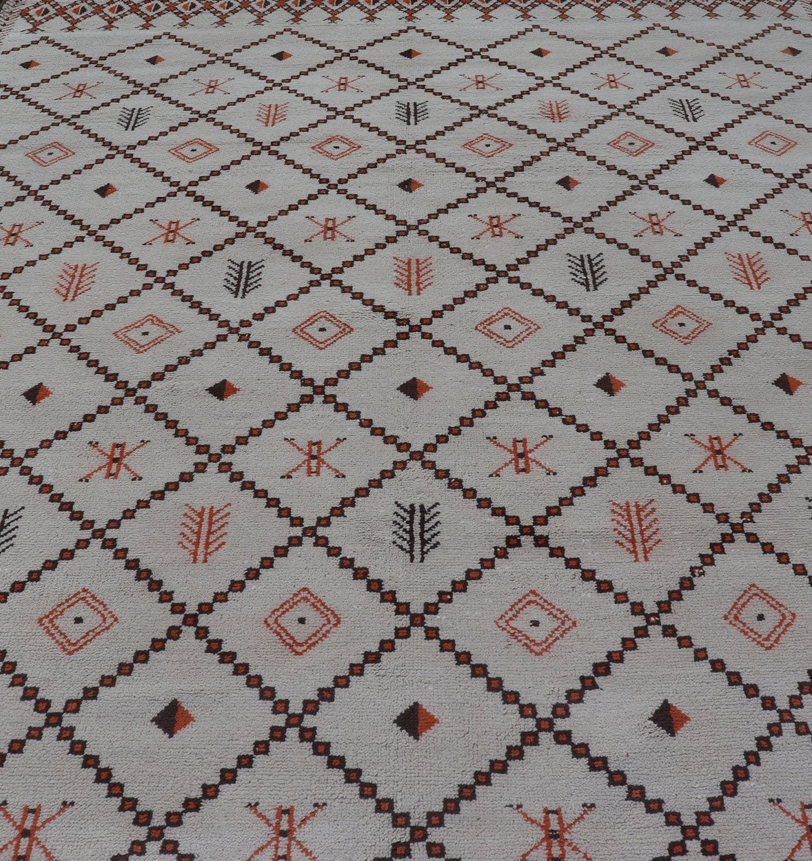 Large Vintage Moroccan Rug in Diamond Design With Ivory, Orange, and Brown Outlines. Keivan Woven Arts / Rug / 13 - 0505, Mid - 20th Century Morocco. This Moroccan rug has an all - over geometric pattern with brown and orange outlines. The colors... - Keivan Woven Arts13 - 0505 - 4210Rug