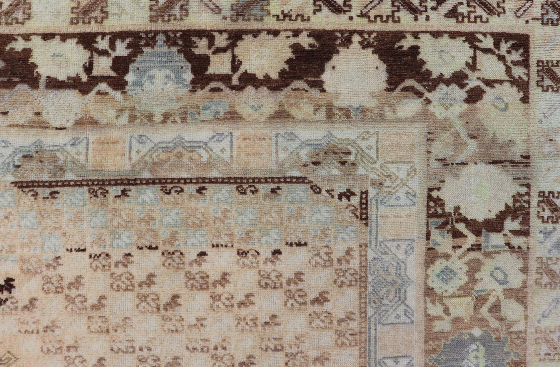 Large Vintage Moroccan Rug with Star Medallion in Light Green, Vintage large Moroccan Rug with Star Medallion in Light Green, large vintage Moroccan Green and brown color Large Vintage Moroccan Rug with Star Medallion. Large vintage Moroccan r... - Keivan Woven Arts13 - 0513 - 4232Rug