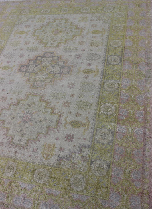 Elegant and subdued floral medallion design vintage rug from Spain in Muted Tones, rug 13 - 0606, country of origin / type: Spain / Spanish, circa 1950 This magnificent vintage Spanish carpet features a design of elegant beauty. The subdued patter... - Keivan Woven Arts13 - 0606 - 4302Rug