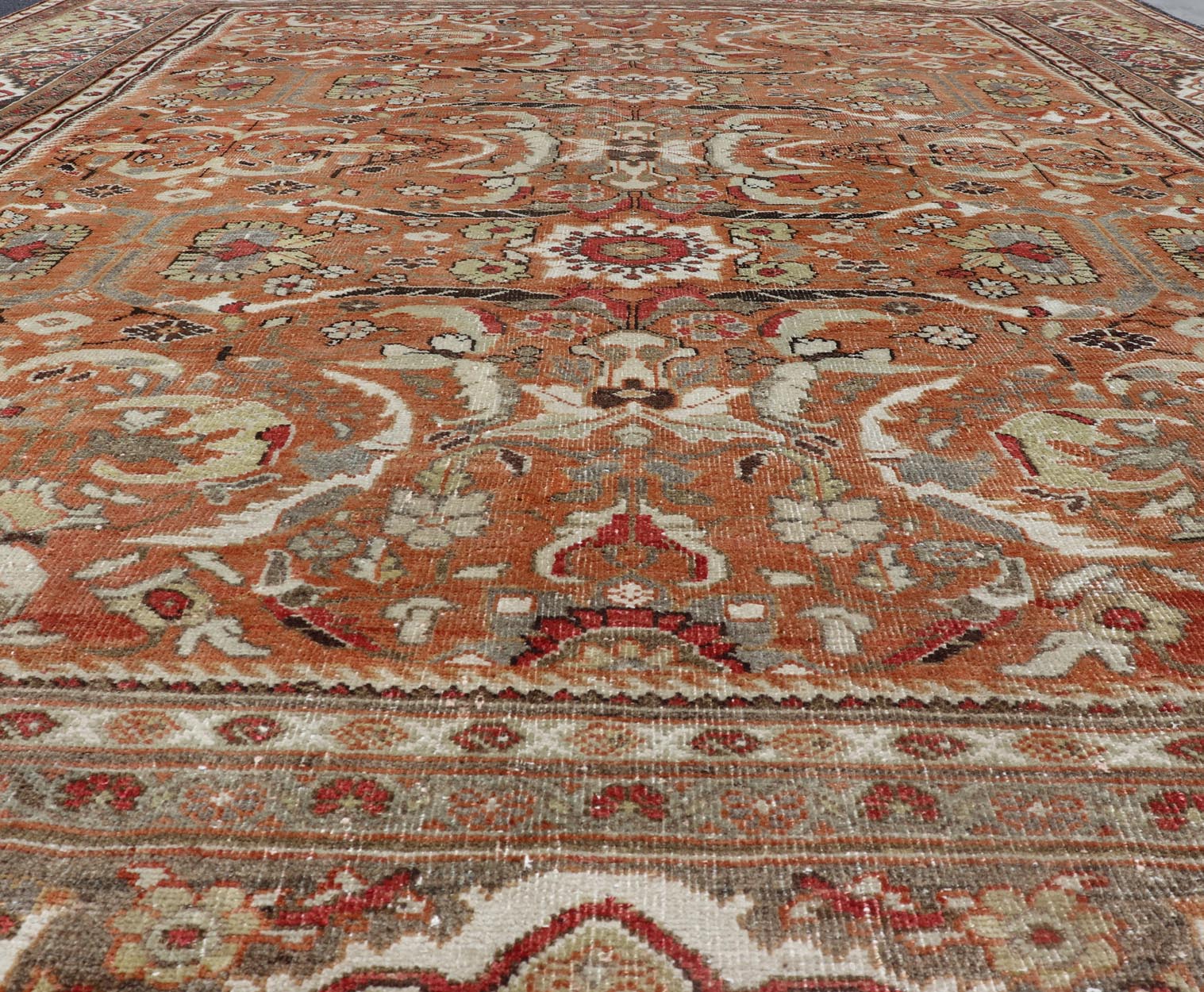 Large Antique Persian Mahal Rug with Floral Design in Muted Tones Antique Persian Mahal rug with floral design in muted tones, rug 13 - 0902, country of origin / type: Iran / Sultanabad, circa 1930 This beautiful antique Persian Mahal carpe... - Keivan Woven Arts13 - 0902 - 4726Rug