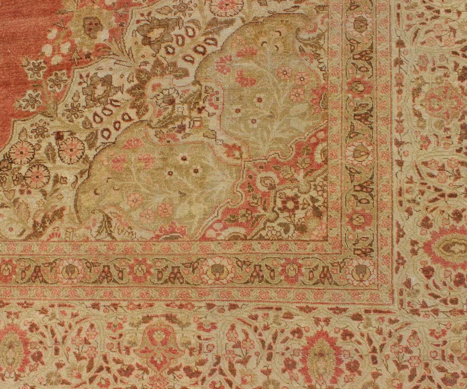Large antique Turkish Sivas rug with Medallion design in pink red, salmon, light yellow green, and light brown highlights. Keivan Woven Arts / rug 16 - 0903, country of origin / type: Turkey / Sivas, circa Early - 20th century. Measures: 12'8 x 17'6. ... - Keivan Woven Arts16 - 0903 - 7699Rug
