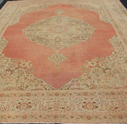 Large antique Turkish Sivas rug with Medallion design in pink red, salmon, light yellow green, and light brown highlights. Keivan Woven Arts / rug 16 - 0903, country of origin / type: Turkey / Sivas, circa Early - 20th century. Measures: 12'8 x 17'6. ... - Keivan Woven Arts16 - 0903 - 7699Rug