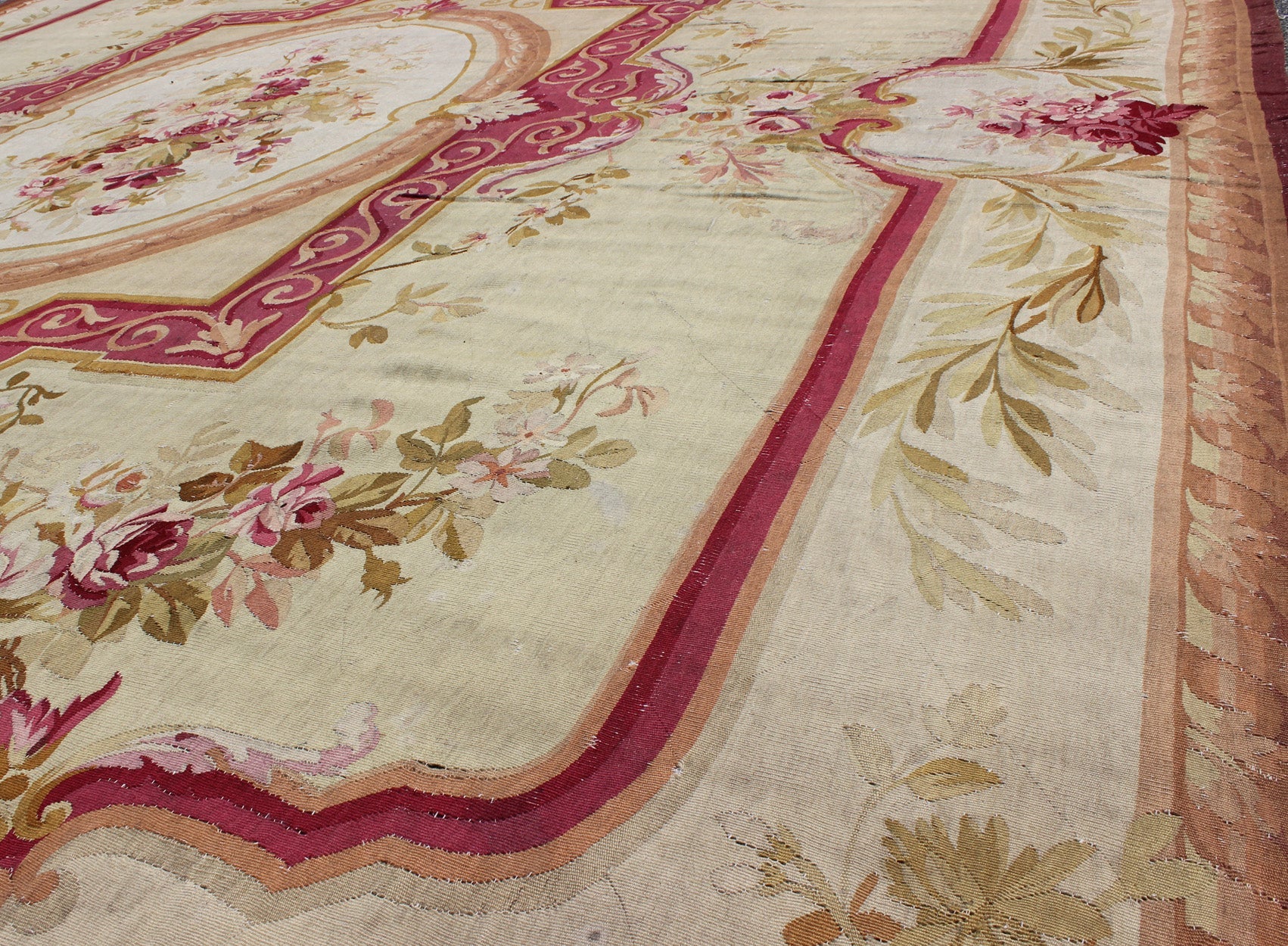 Antique Aubusson carpet with romantic rose bouquets in shades of red and pink, rug 16 - 1105, country of origin / type: Europe / Aubusson, circa 1870 This elegant antique Aubusson carpet is a resplendent example of the lush architectural style and... - Keivan Woven Arts16 - 1105 - 8702Rug
