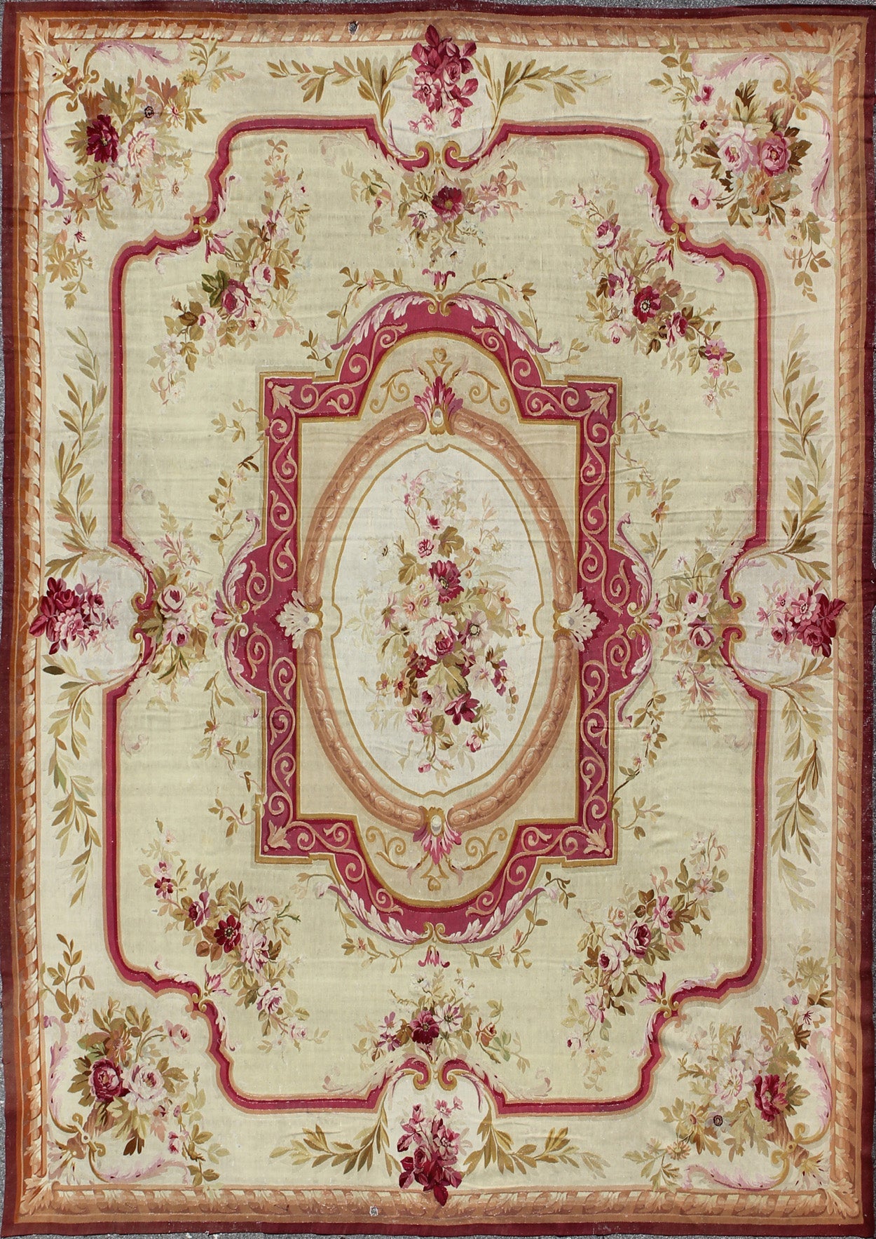 Antique Aubusson carpet with romantic rose bouquets in shades of red and pink, rug 16 - 1105, country of origin / type: Europe / Aubusson, circa 1870 This elegant antique Aubusson carpet is a resplendent example of the lush architectural style and... - Keivan Woven Arts16 - 1105 - 8702Rug