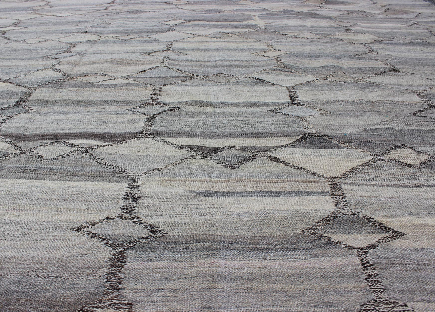 Versatile and neutral color - tone flat - weave Kilim for a Modern interiors as well a casual interiors. Keivan Woven Arts/ rug 17 - 0908, country of origin / type: Afghanistan / Kilim Measures: 7'9 x 9'9 with a Minimalist floor design this sil... - Keivan Woven Arts17 - 0908 - 8869Rug