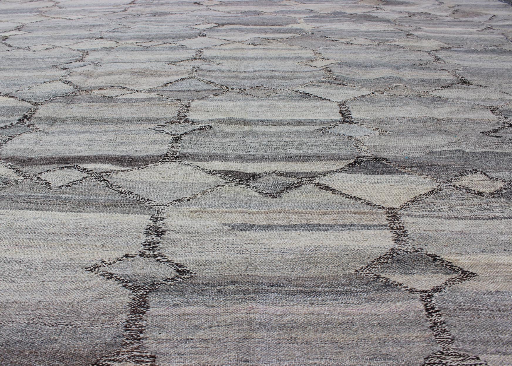 Versatile and neutral color - tone flat - weave Kilim for a Modern interiors as well a casual interiors. Keivan Woven Arts/ rug 17 - 0908, country of origin / type: Afghanistan / Kilim Measures: 7'9 x 9'9 with a Minimalist floor design this sil... - Keivan Woven Arts17 - 0908 - 8869Rug