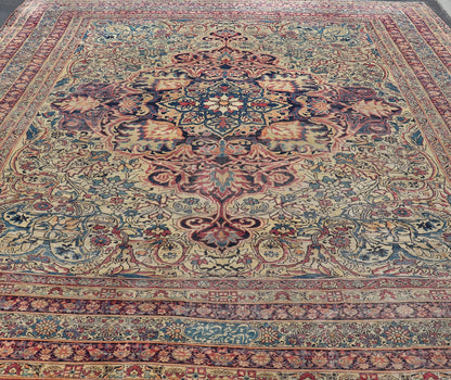 Lavar Kerman Antique rug from Persia with vibrant jewel tones and Floral Medallion Design, rug 19 - 0502, country of origin / type: Iran / Kerman, circa 1900 This antique Persian Lavar Kerman rug, circa 1900 from the early 20th century, features a... - Keivan Woven Arts19 - 0502 - 2736Rug